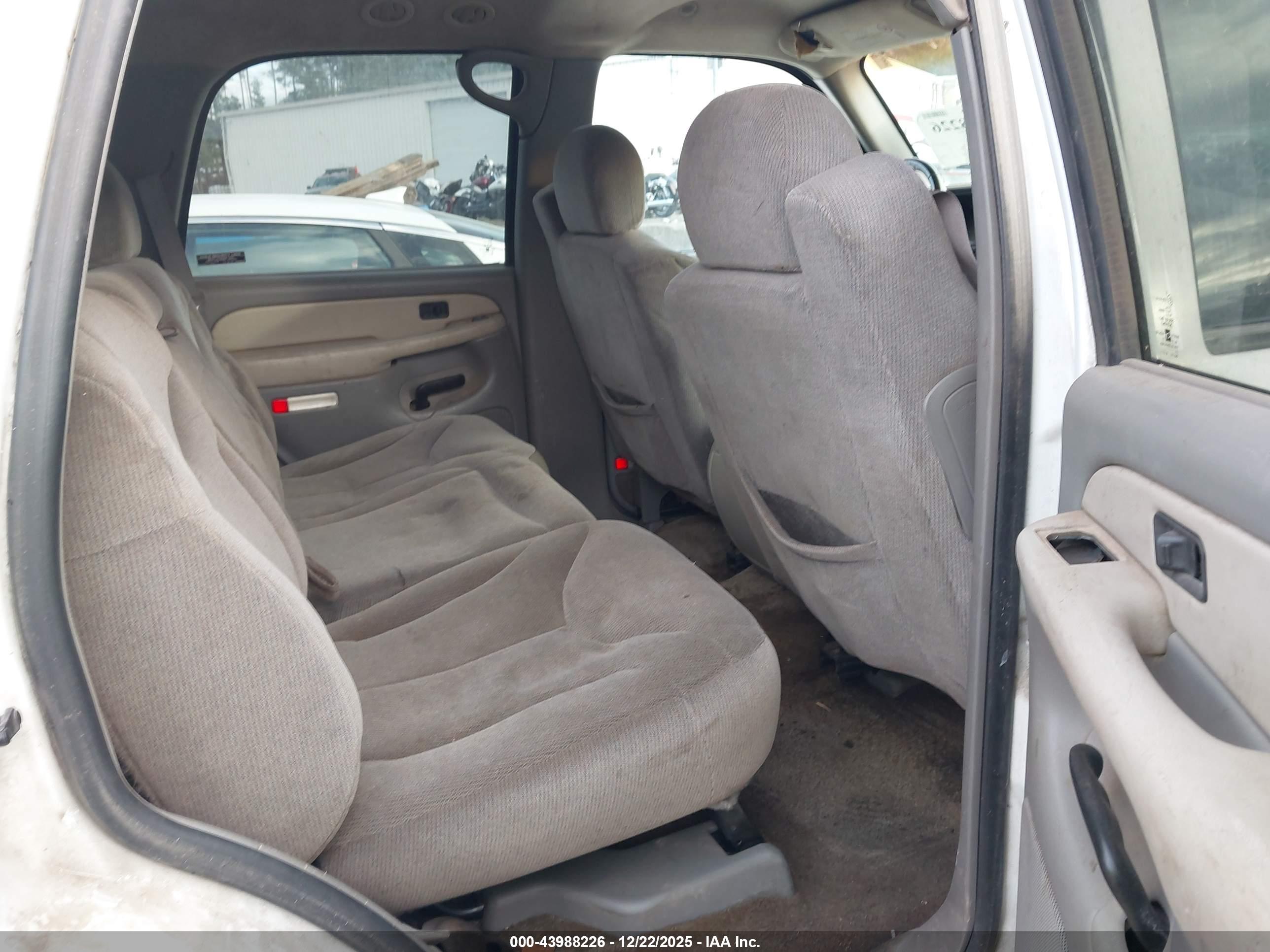 GMC YUKON image 8