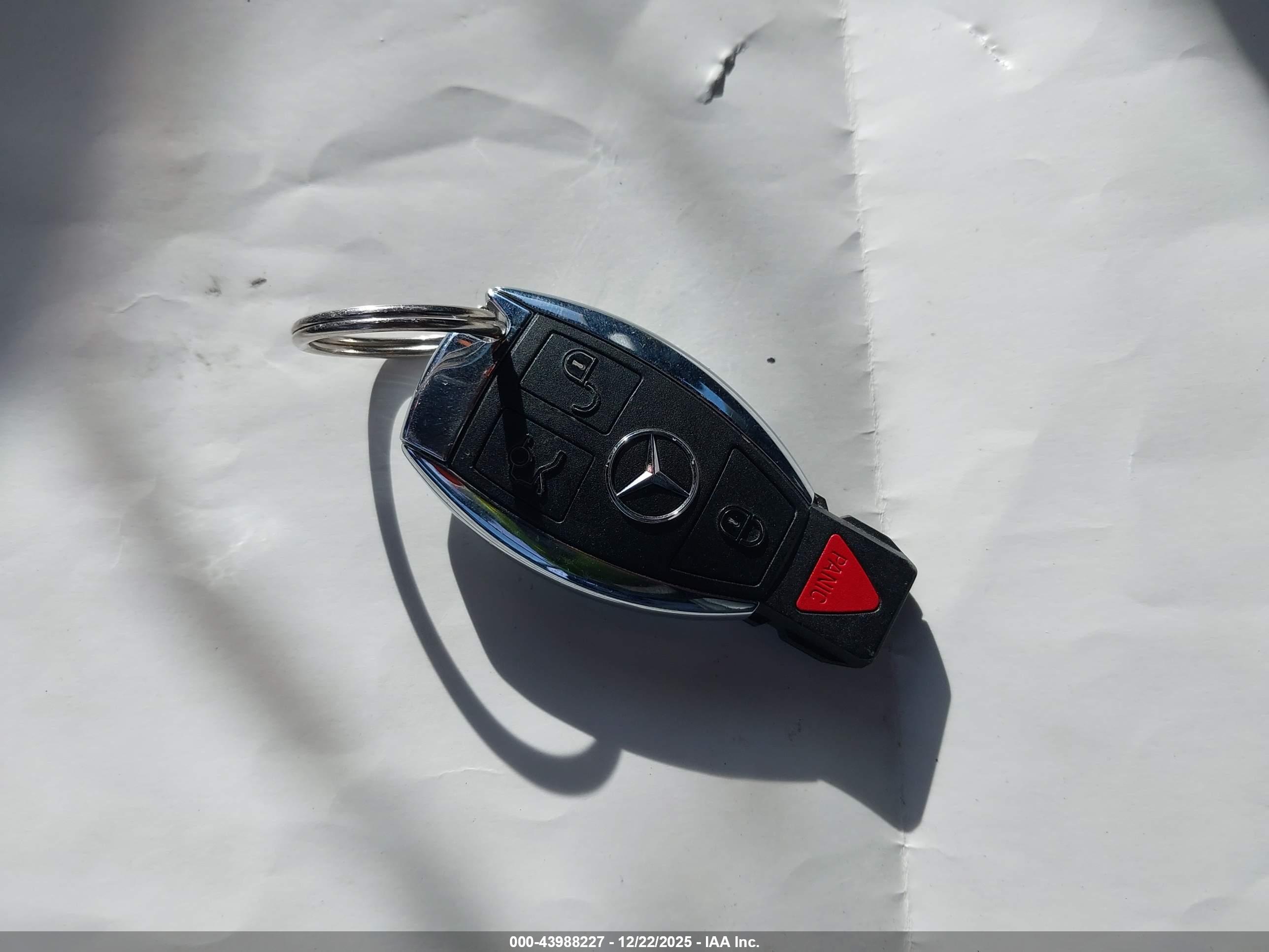 MERCEDES-BENZ E image 11