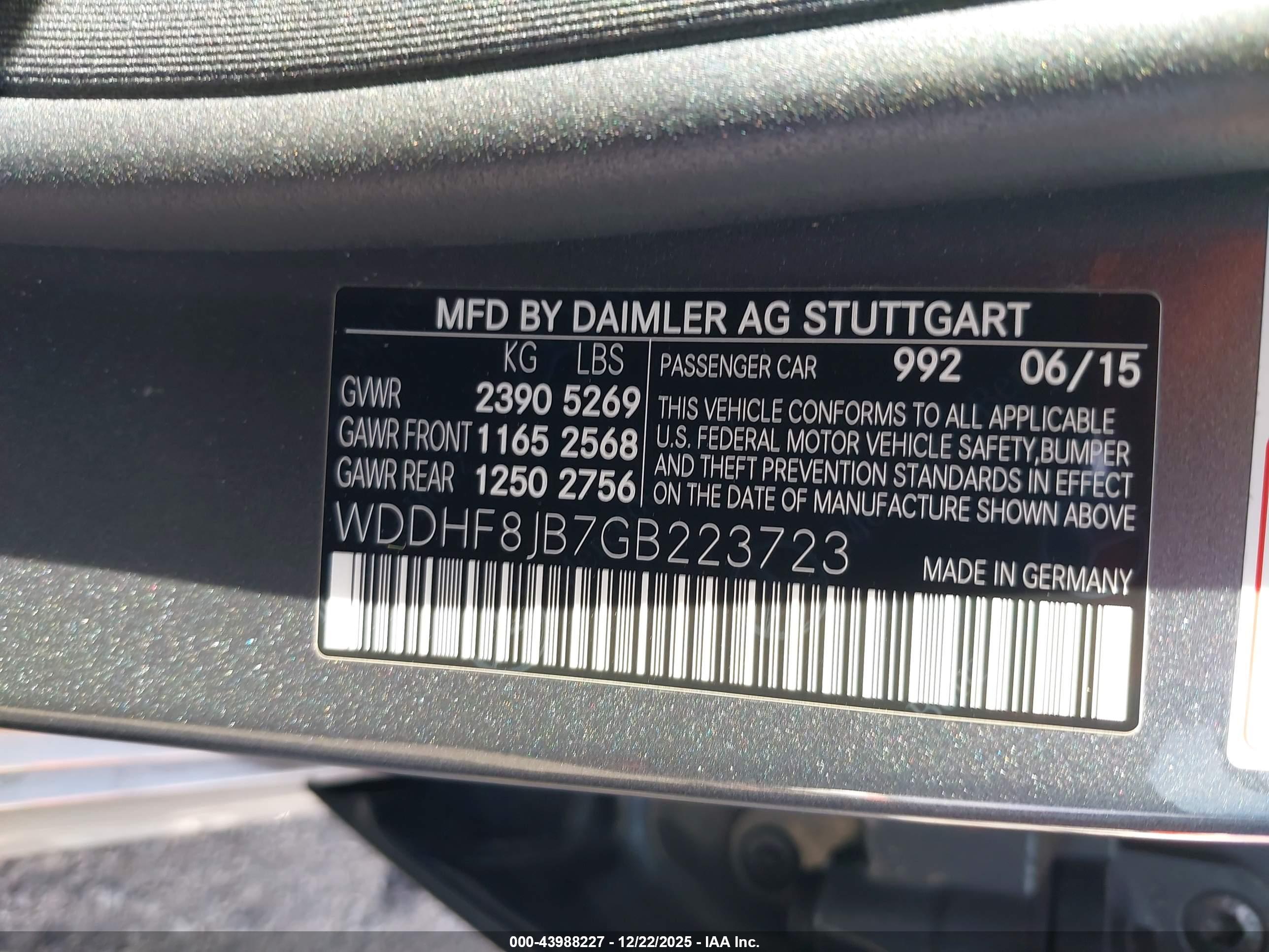 MERCEDES-BENZ E image 9