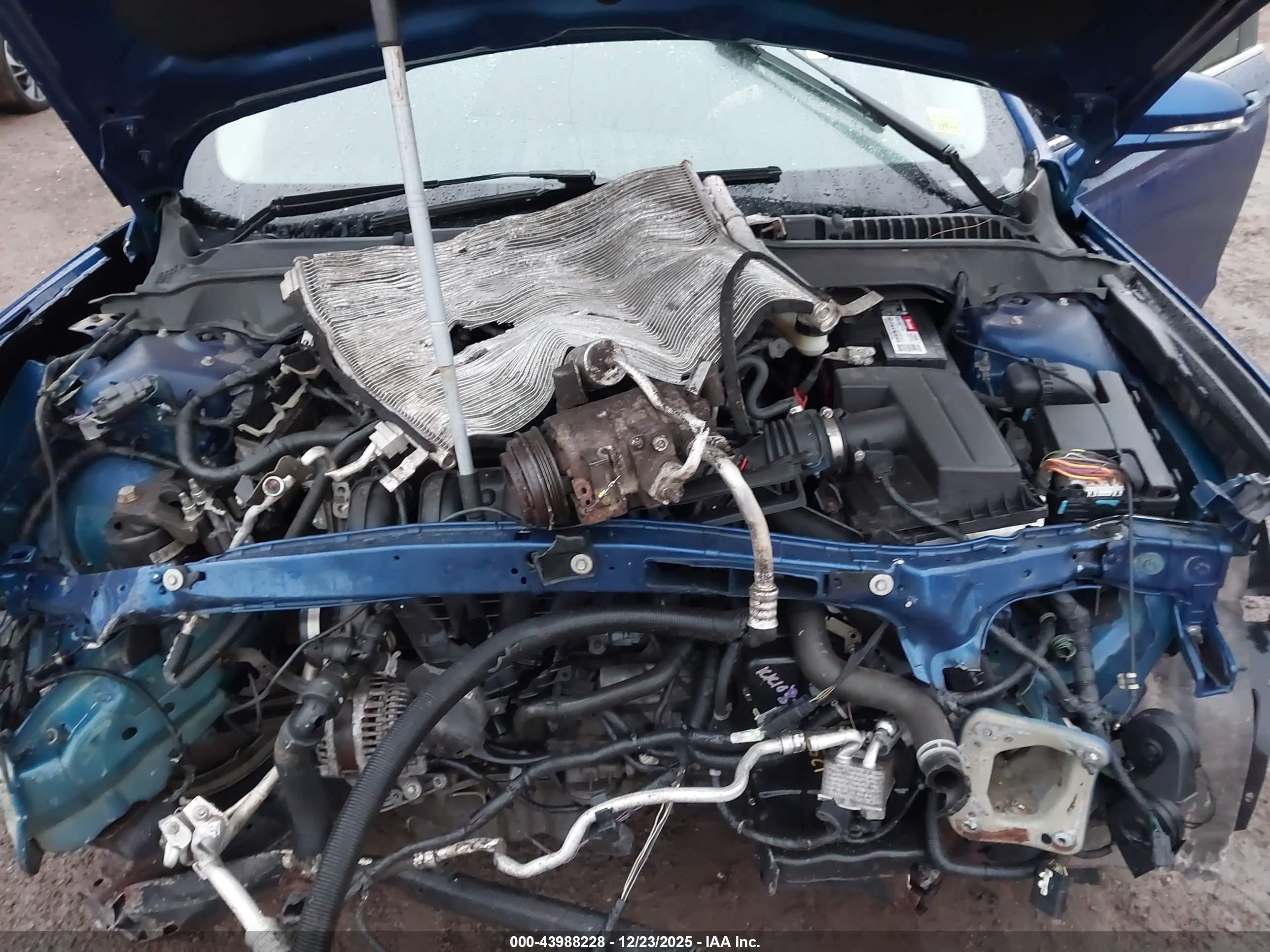FORD FUSION image 10