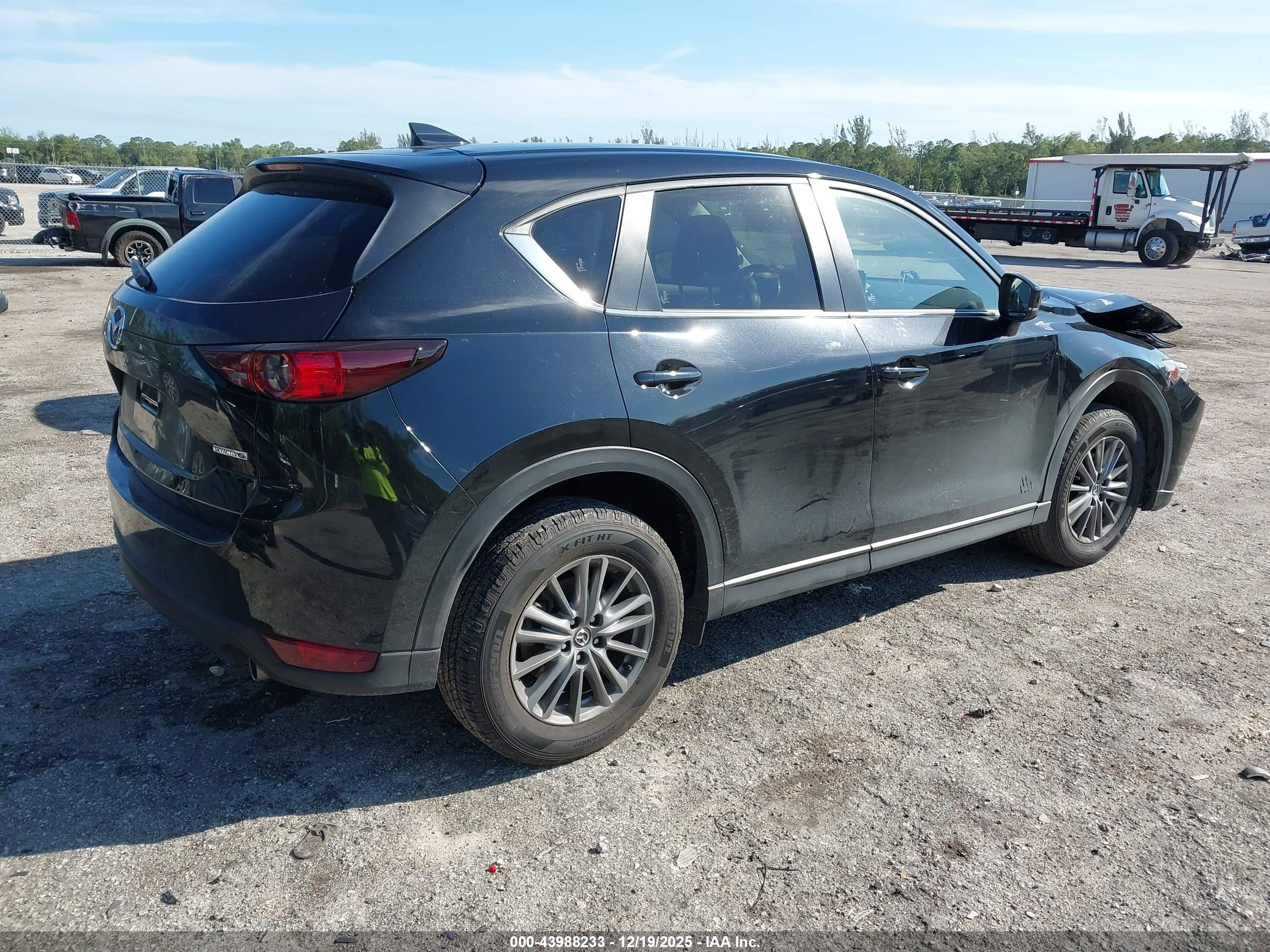 MAZDA CX-5 image 4