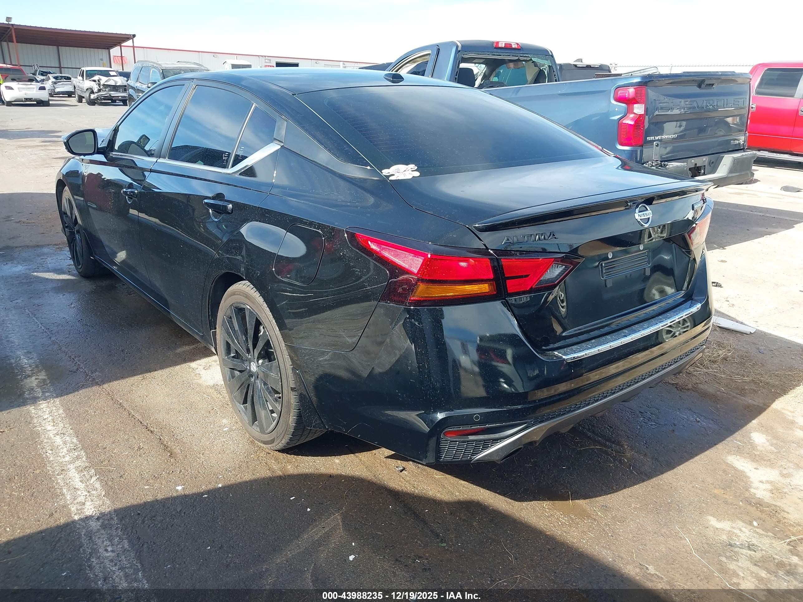 NISSAN ALTIMA image 3