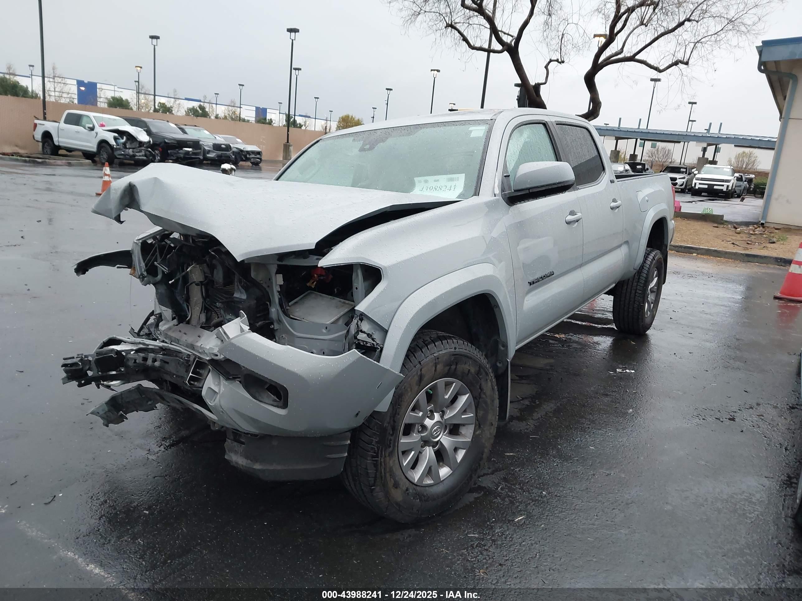 TOYOTA TACOMA image 2