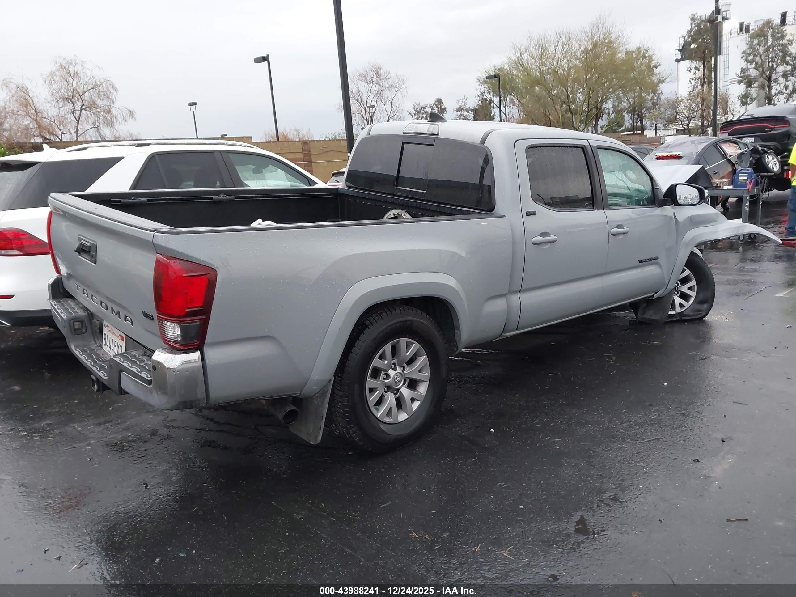 TOYOTA TACOMA image 4