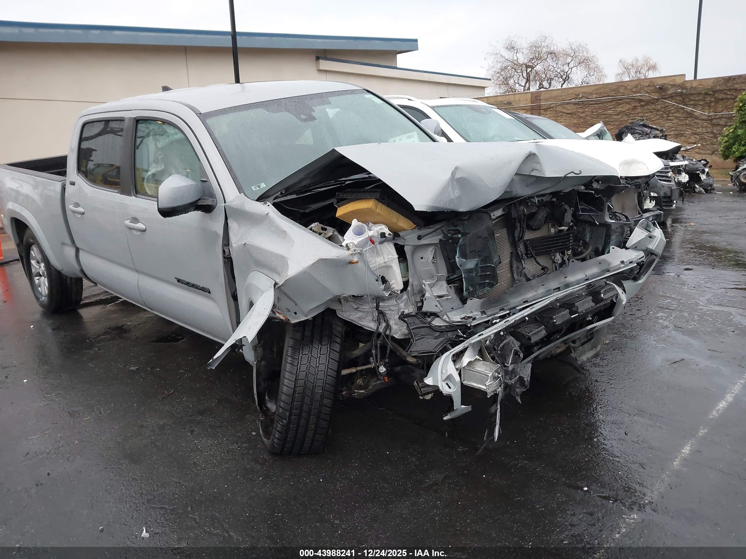 TOYOTA TACOMA image 6
