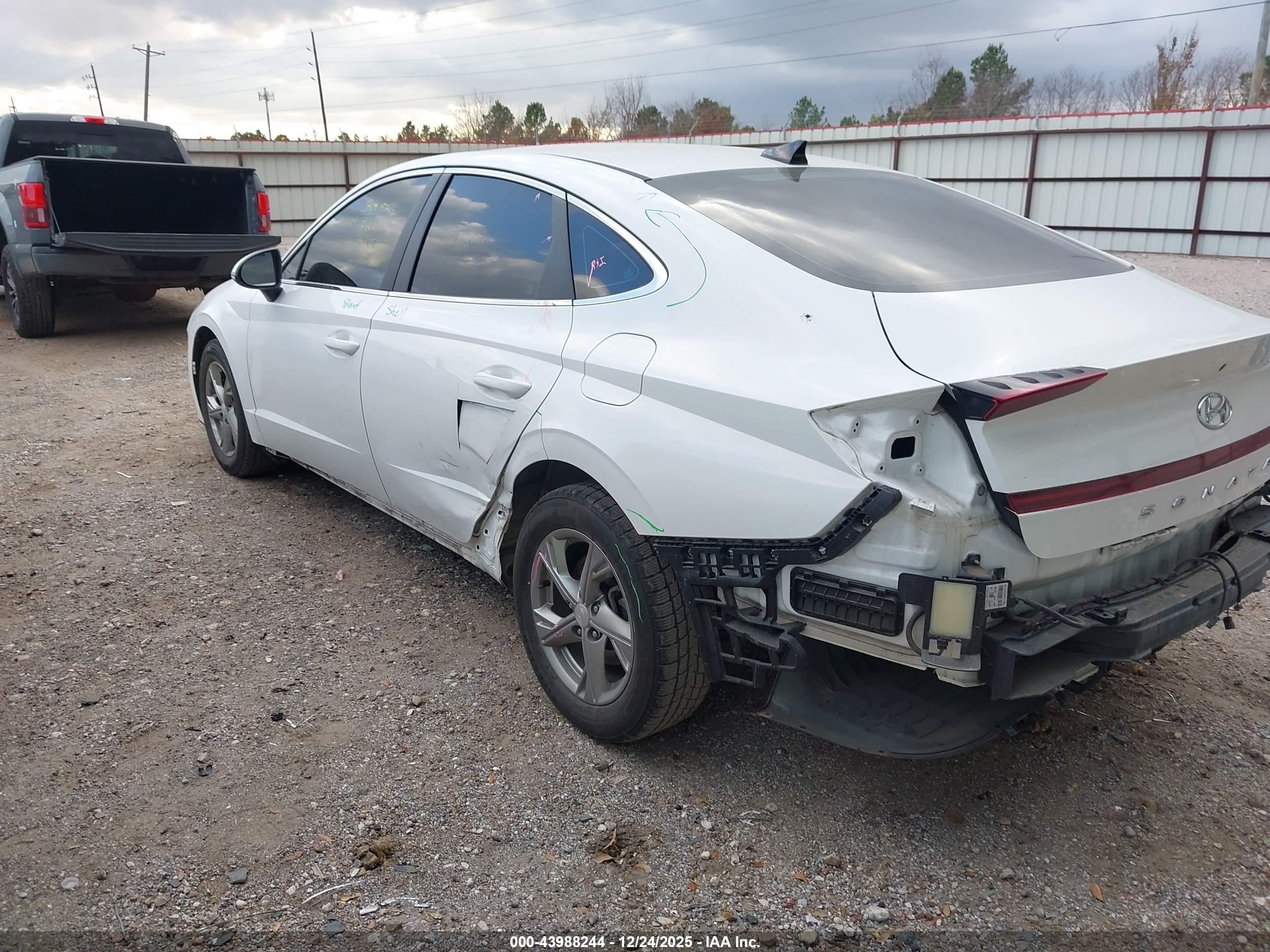 HYUNDAI SONATA image 3