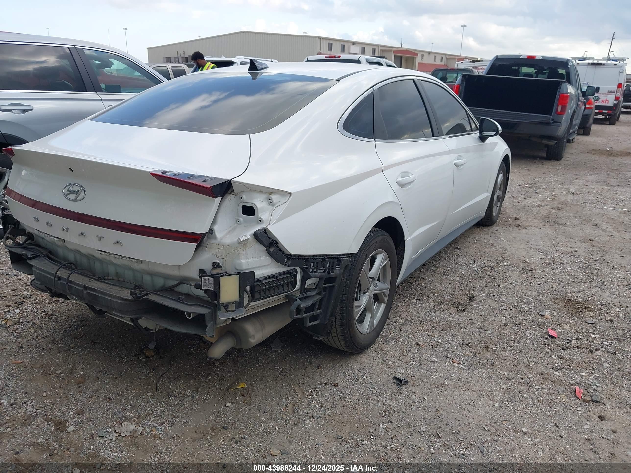 HYUNDAI SONATA image 4