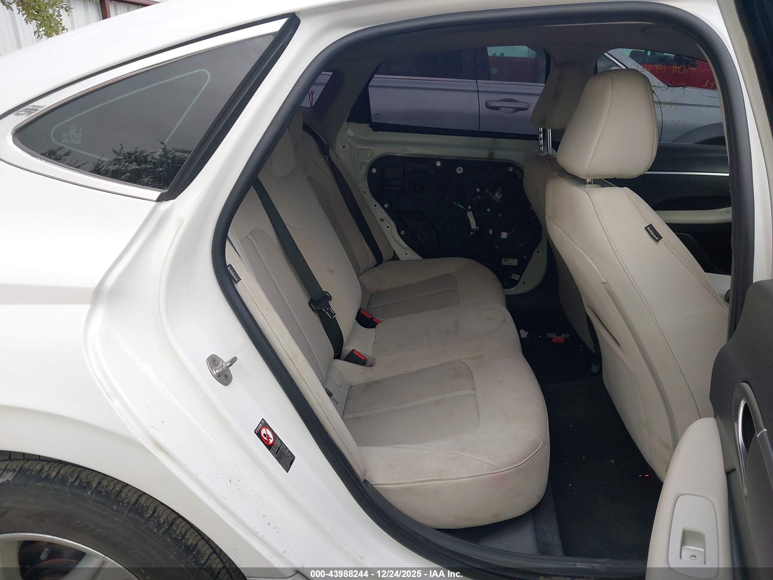 HYUNDAI SONATA image 8