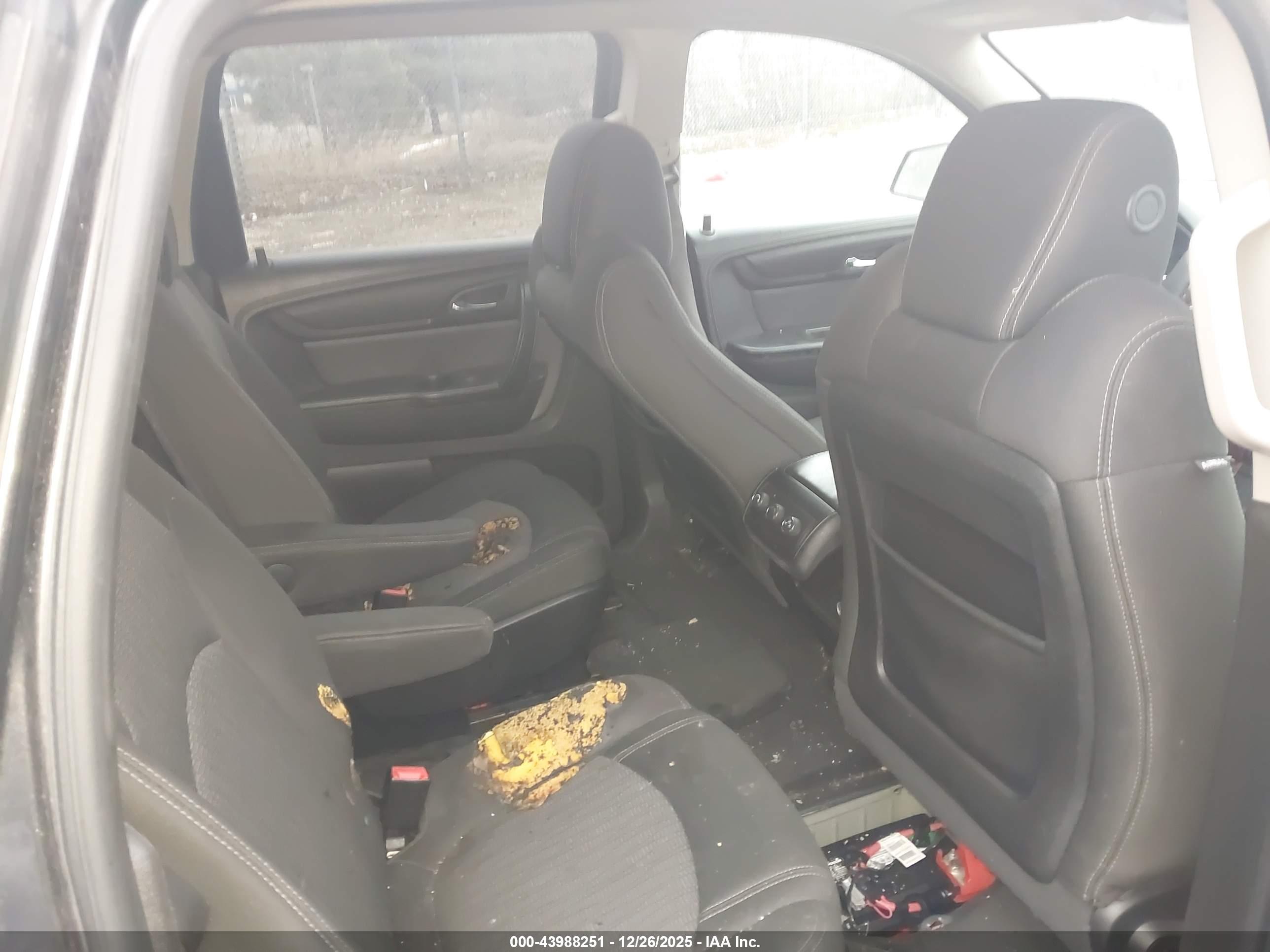 CHEVROLET TRAVERSE image 8
