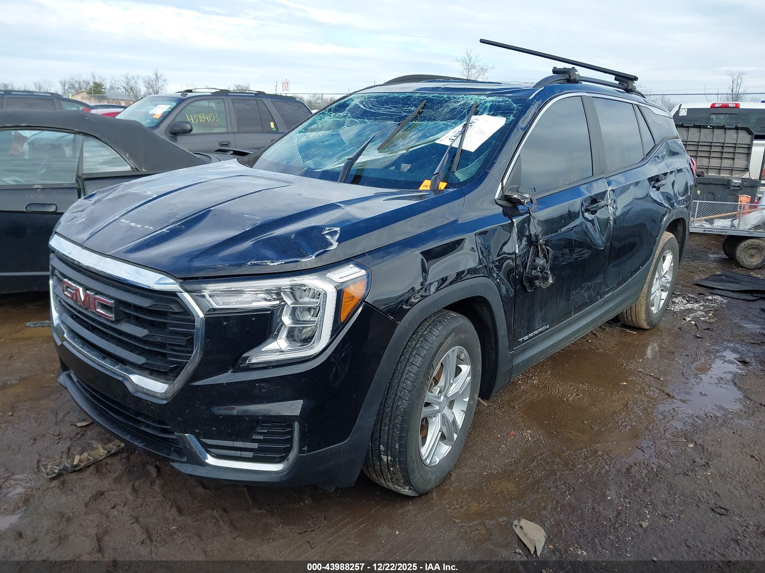 GMC TERRAIN image 2
