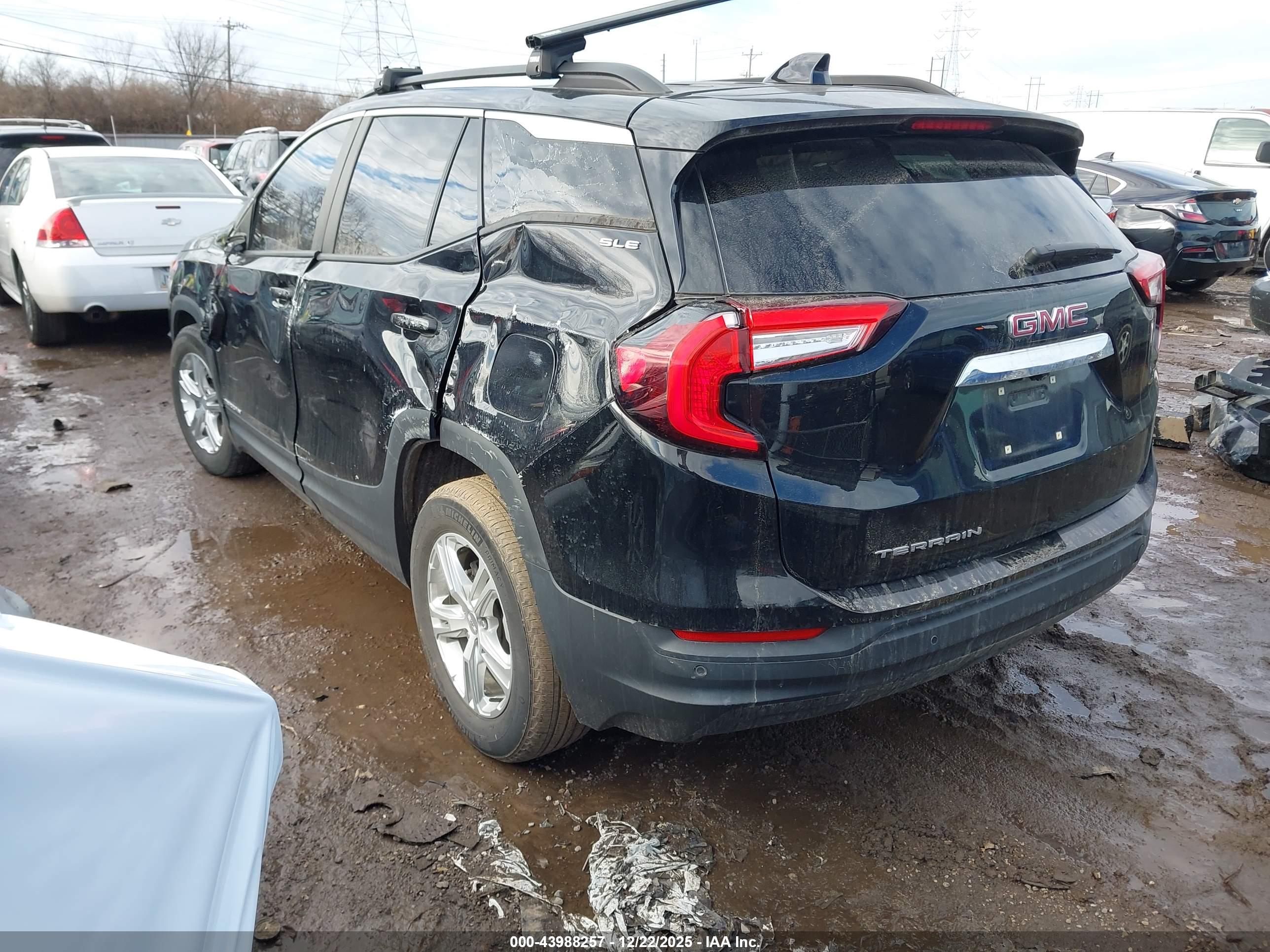 GMC TERRAIN image 3