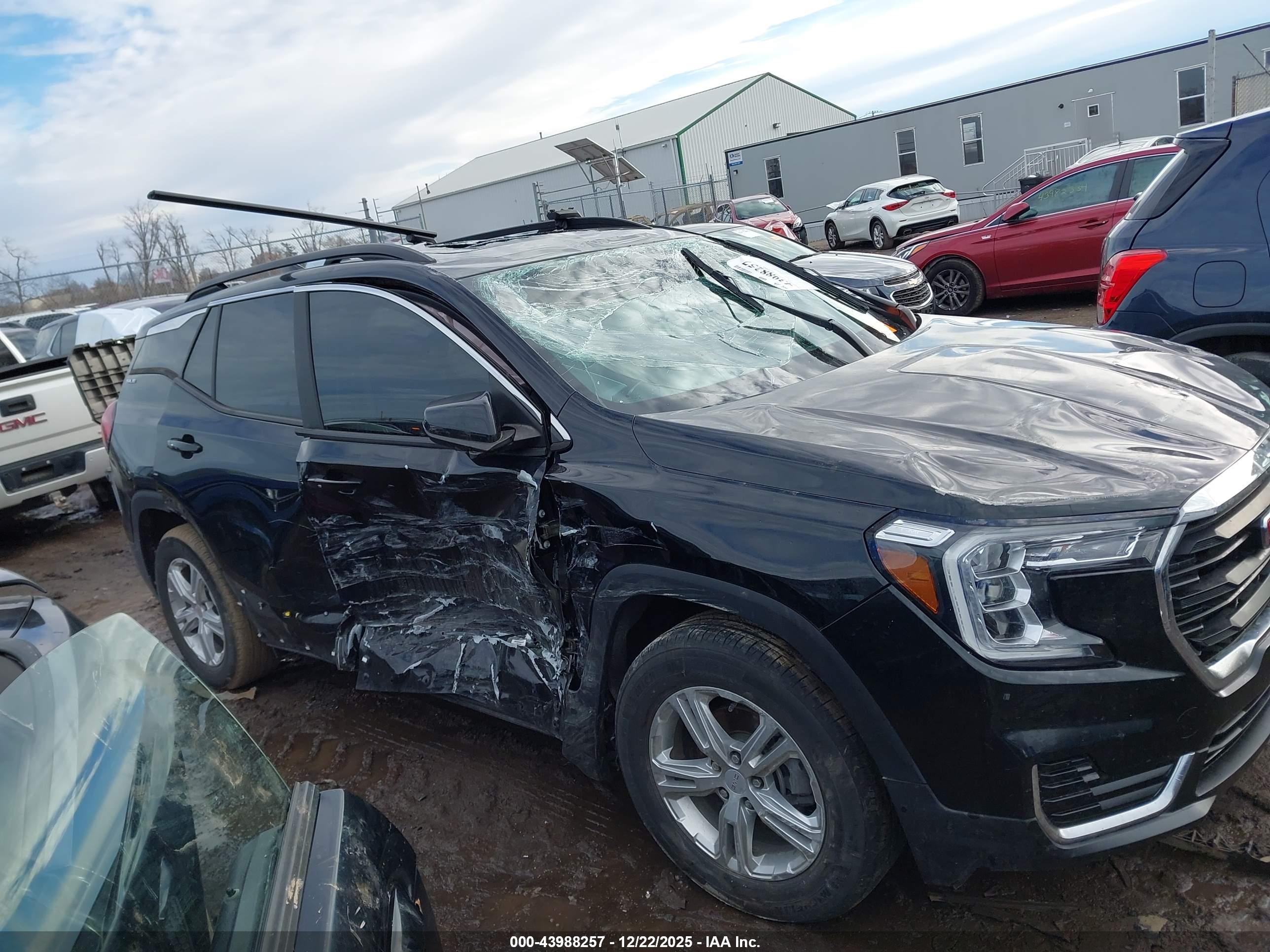 GMC TERRAIN image 6