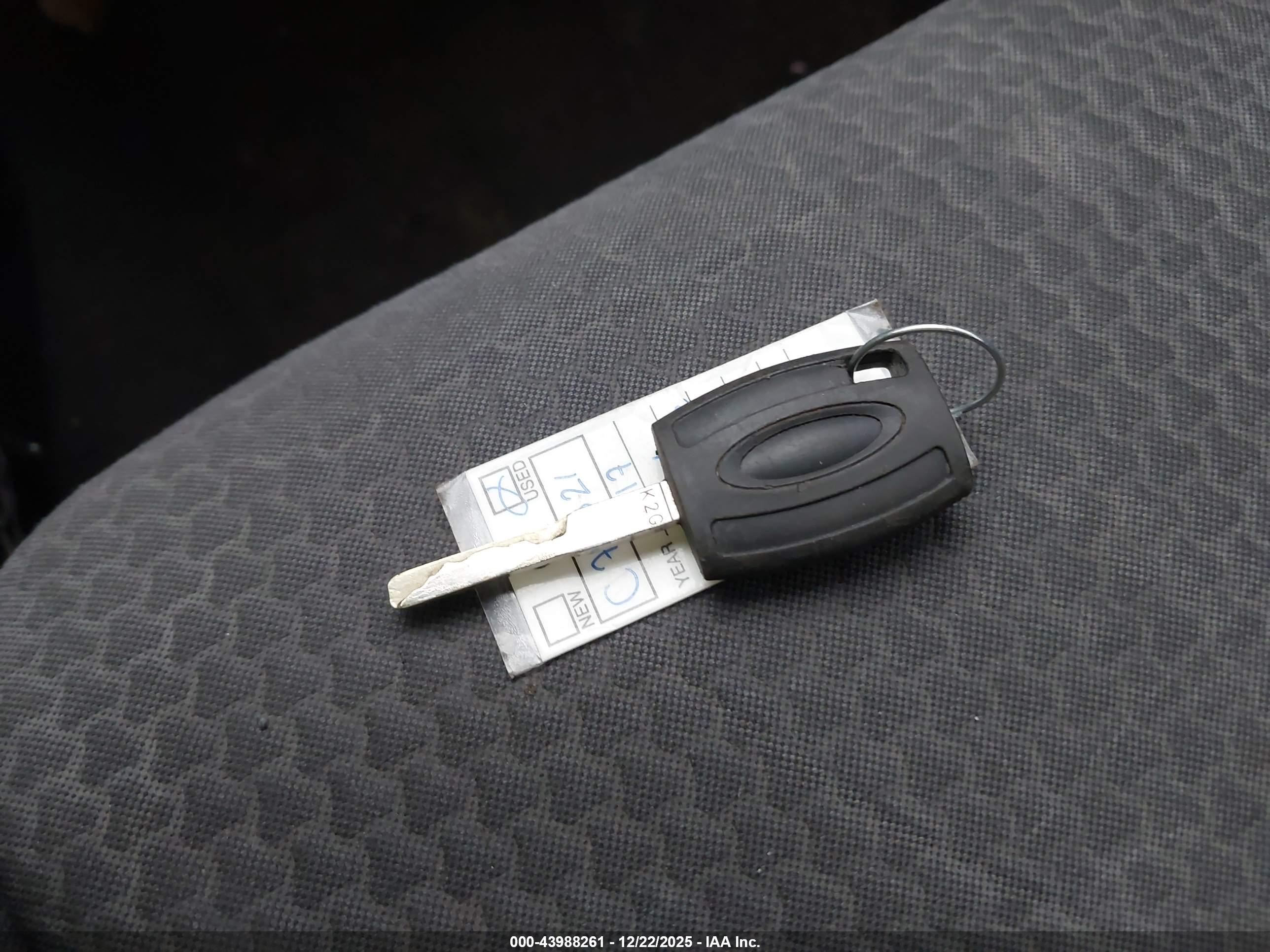 FORD ESCAPE image 11