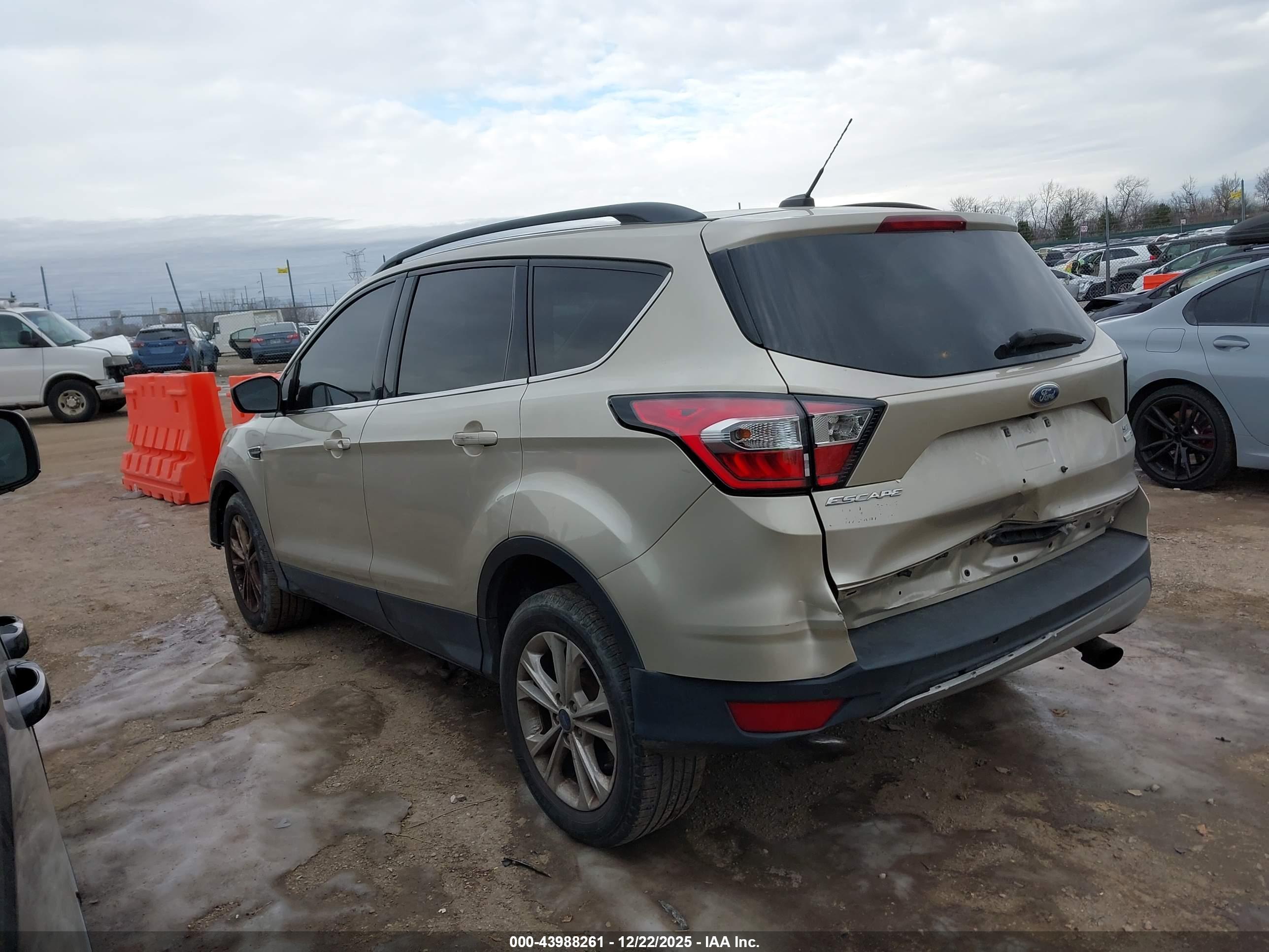 FORD ESCAPE image 3