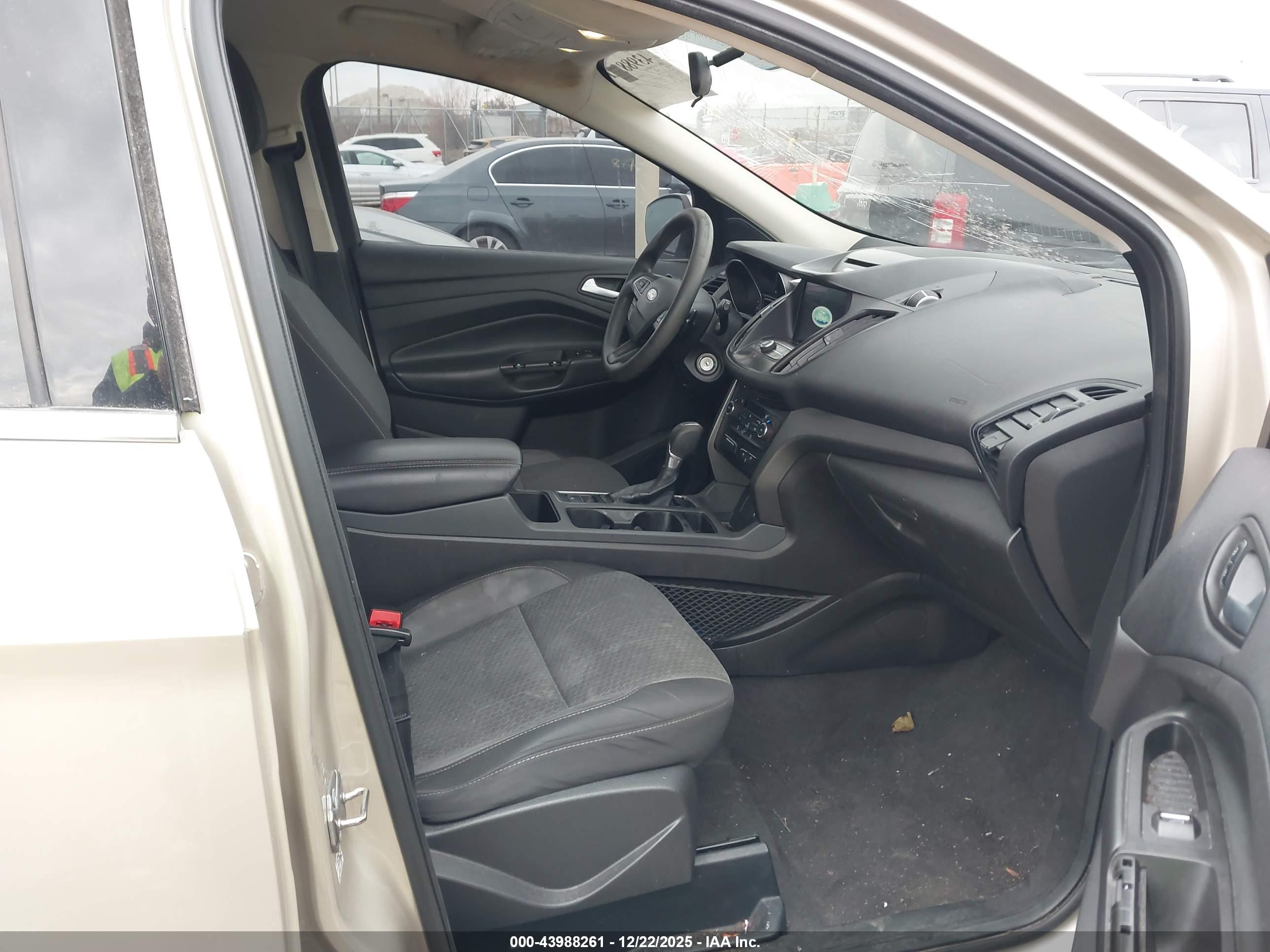 FORD ESCAPE image 5
