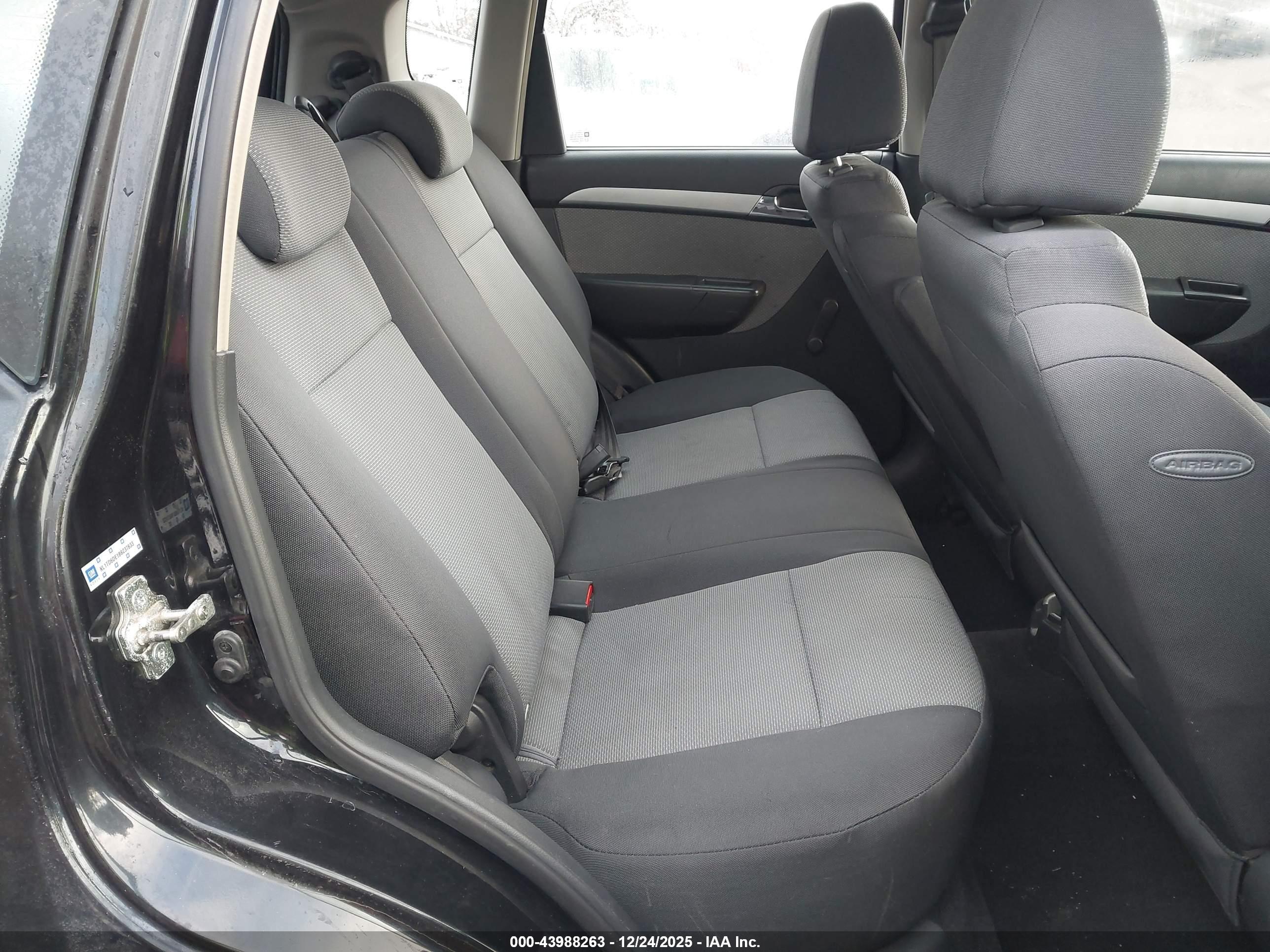 CHEVROLET AVEO image 8