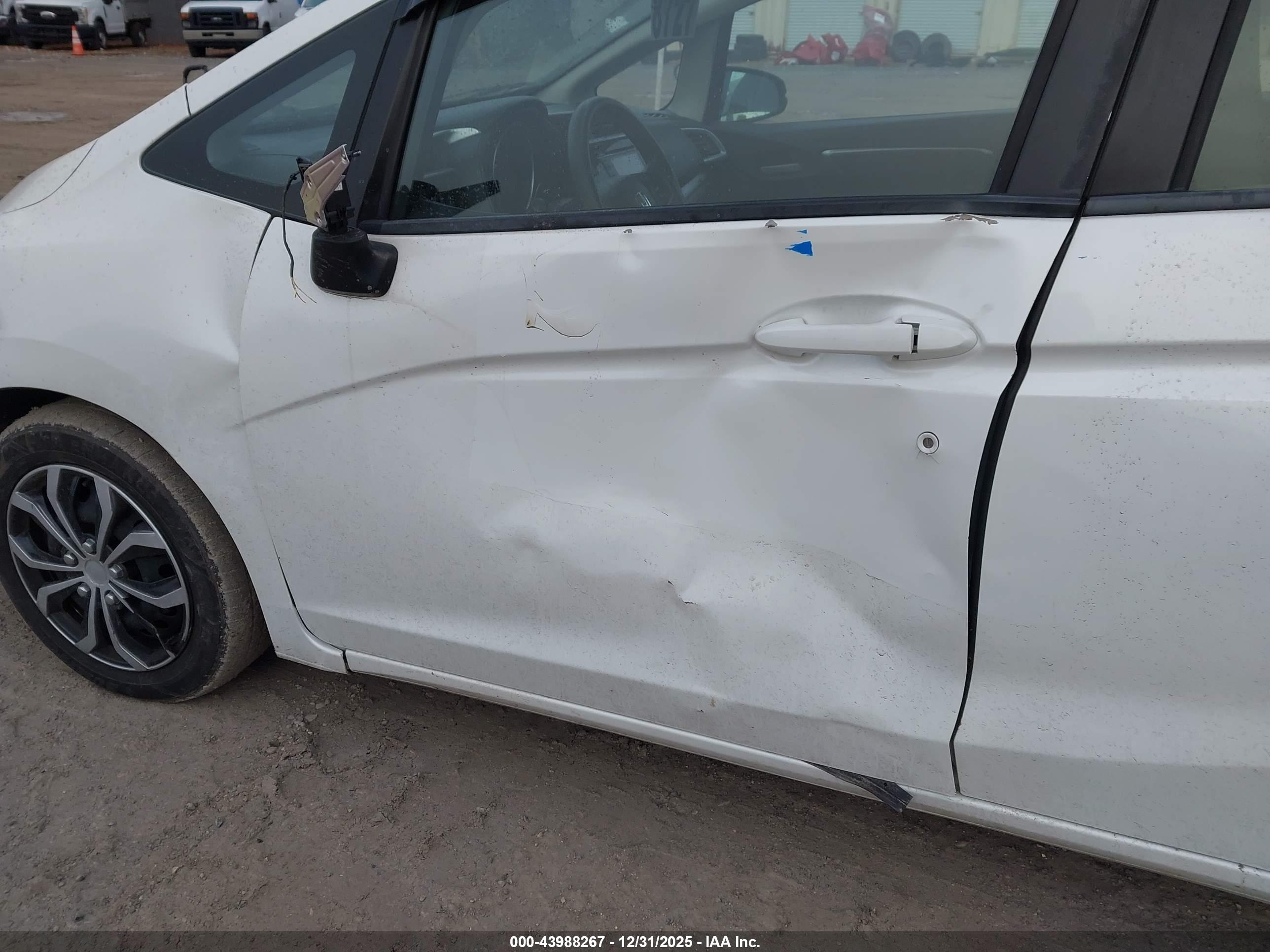 HONDA FIT image 6