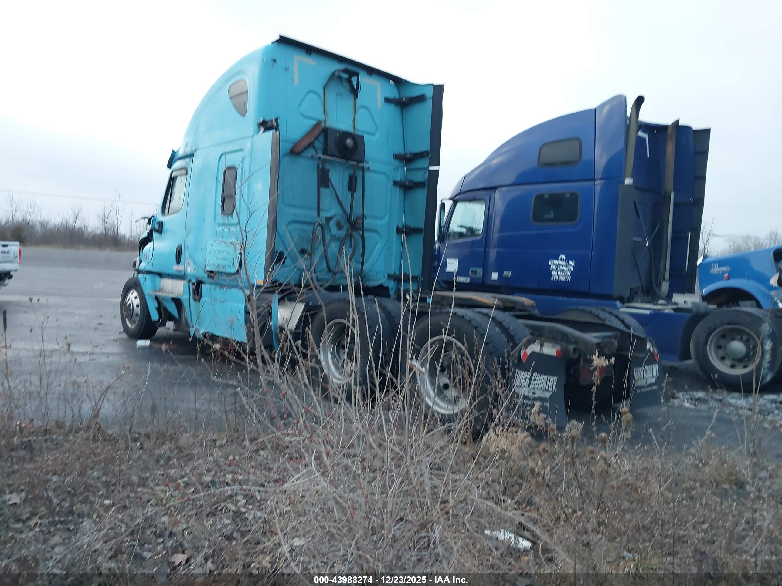 FREIGHTLINER CASCADIA image 3