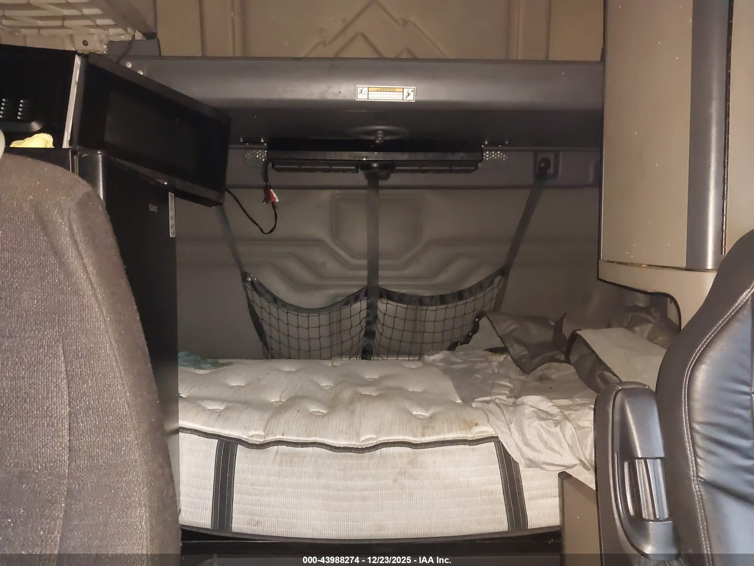 FREIGHTLINER CASCADIA image 8