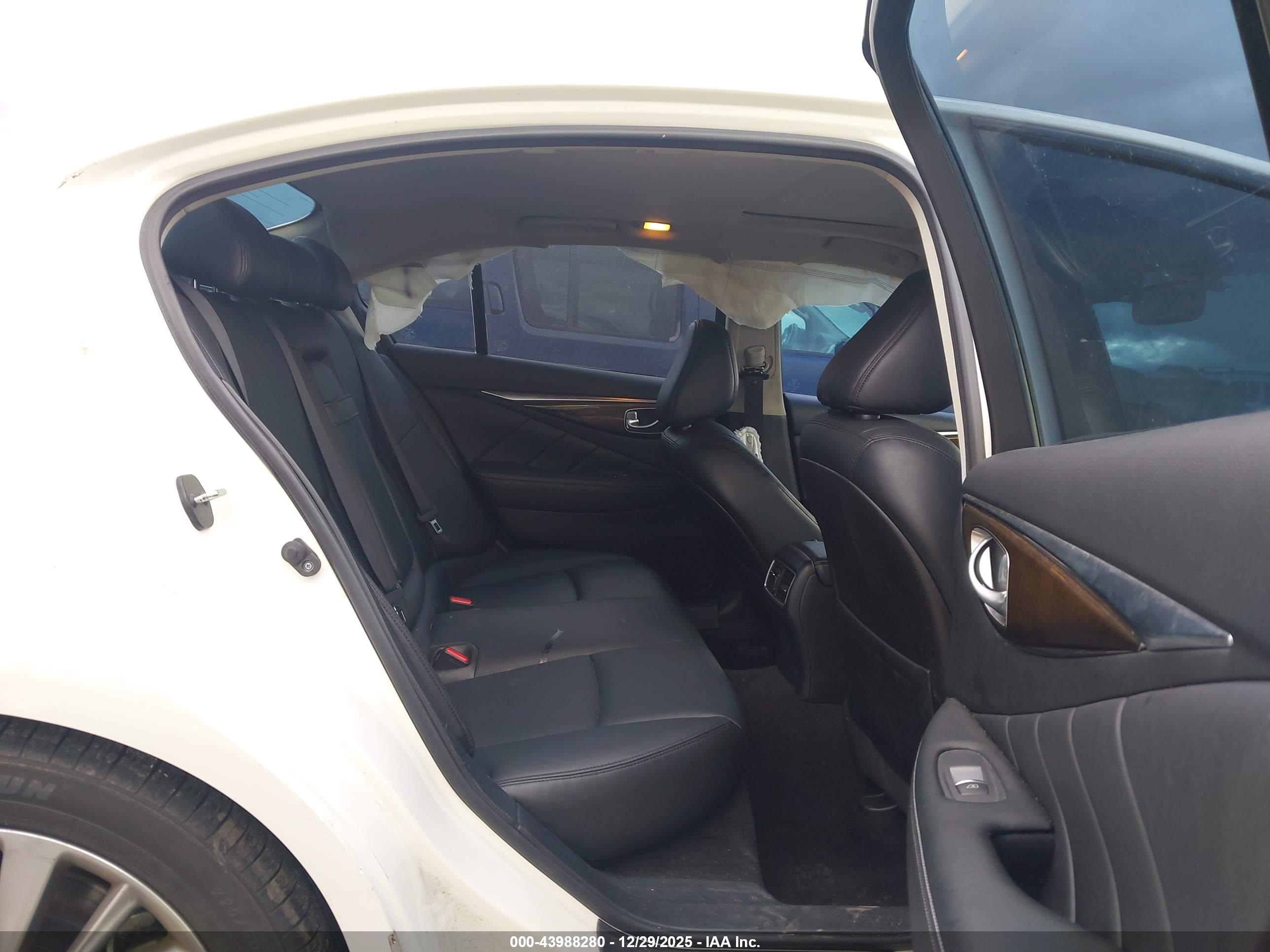 INFINITI Q50 image 8