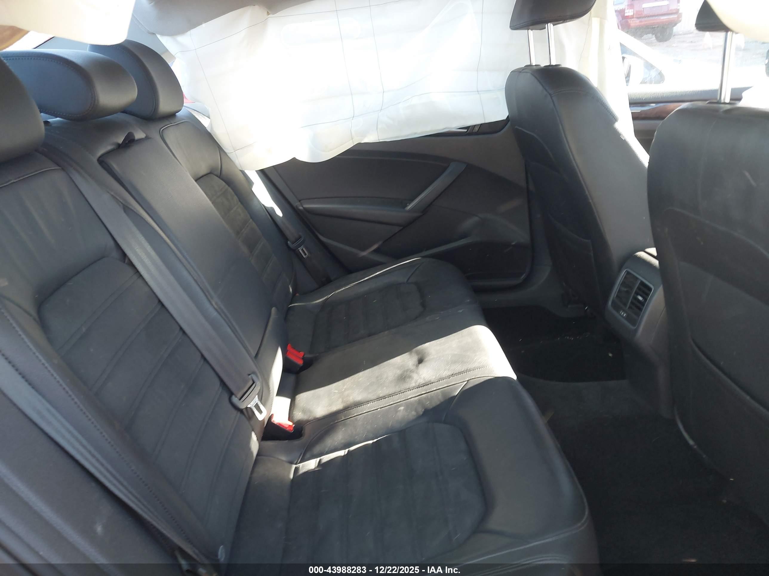 VOLKSWAGEN PASSAT image 8