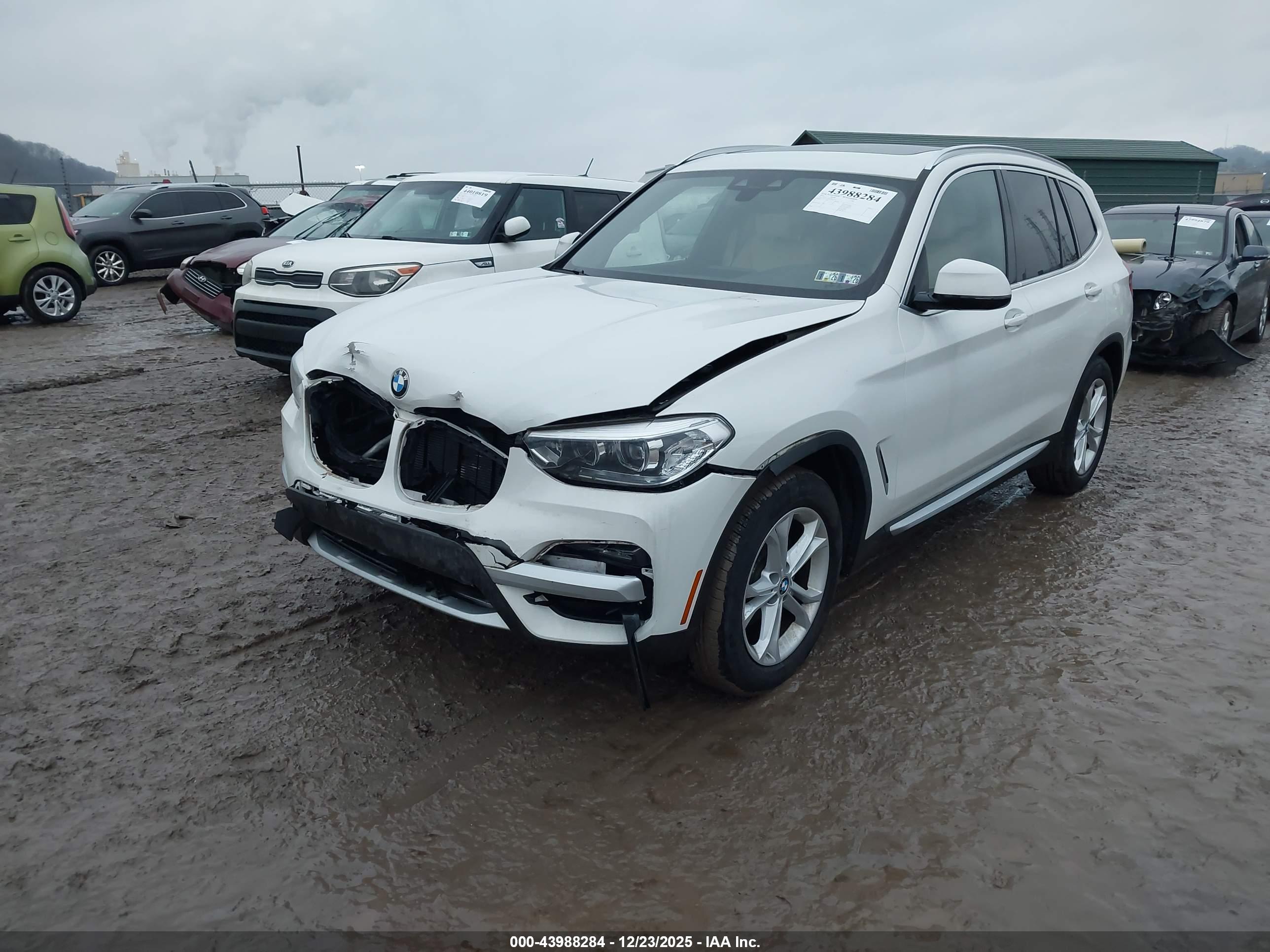 BMW X3 image 2