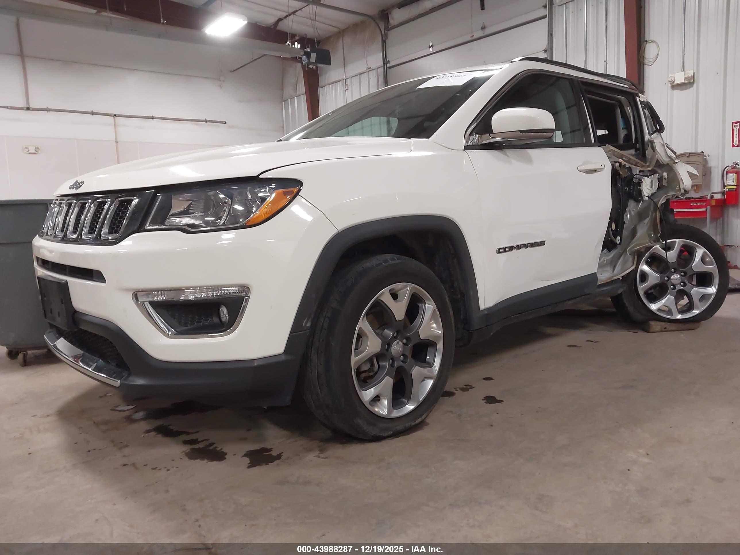 JEEP COMPASS image 2