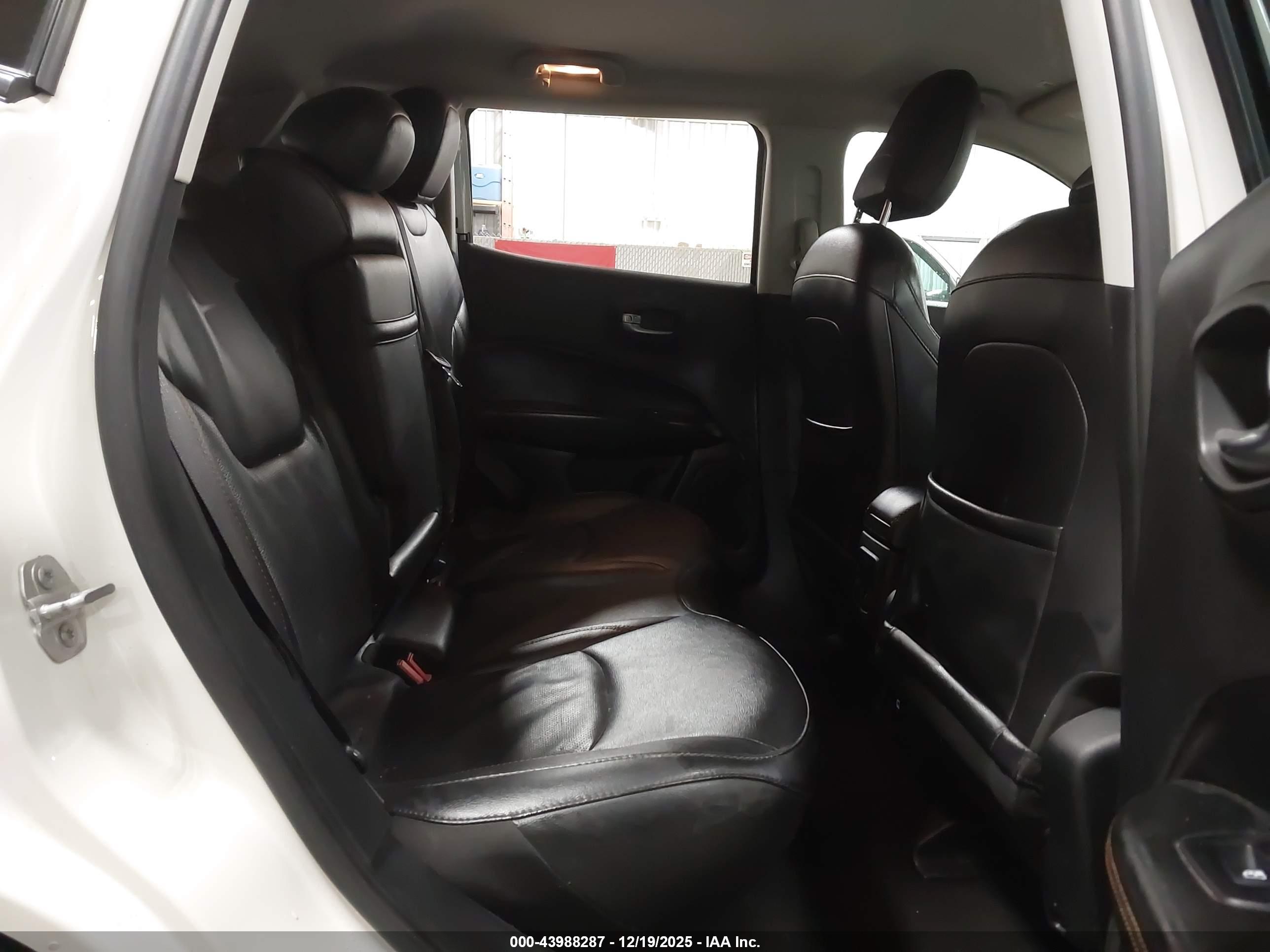 JEEP COMPASS image 8