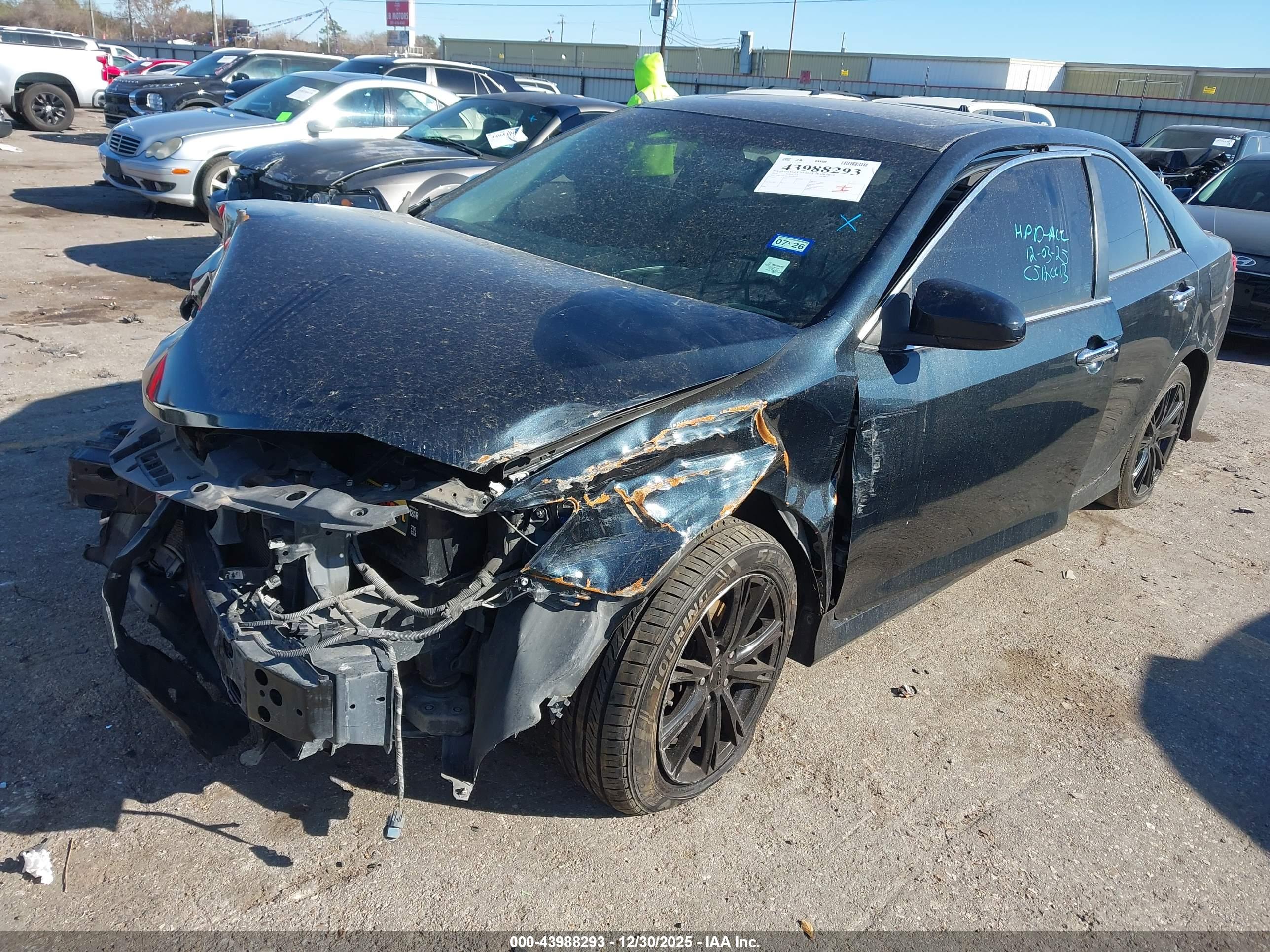 TOYOTA CAMRY image 2