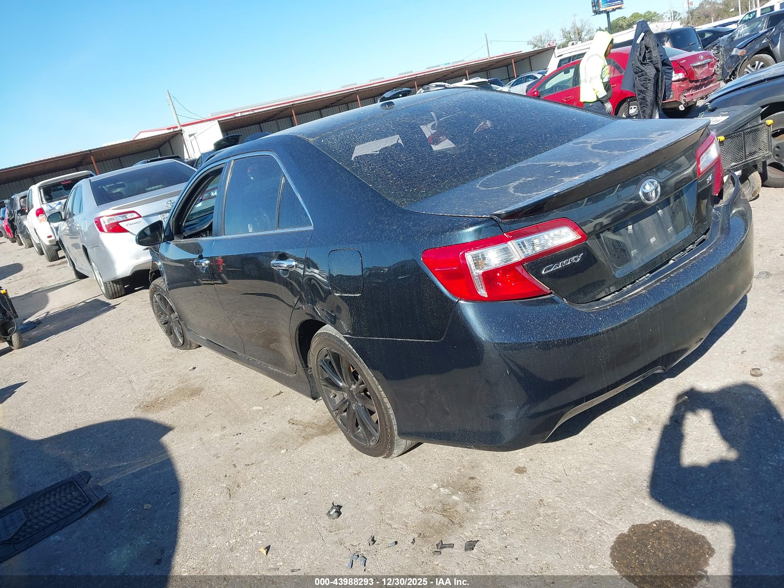 TOYOTA CAMRY image 3