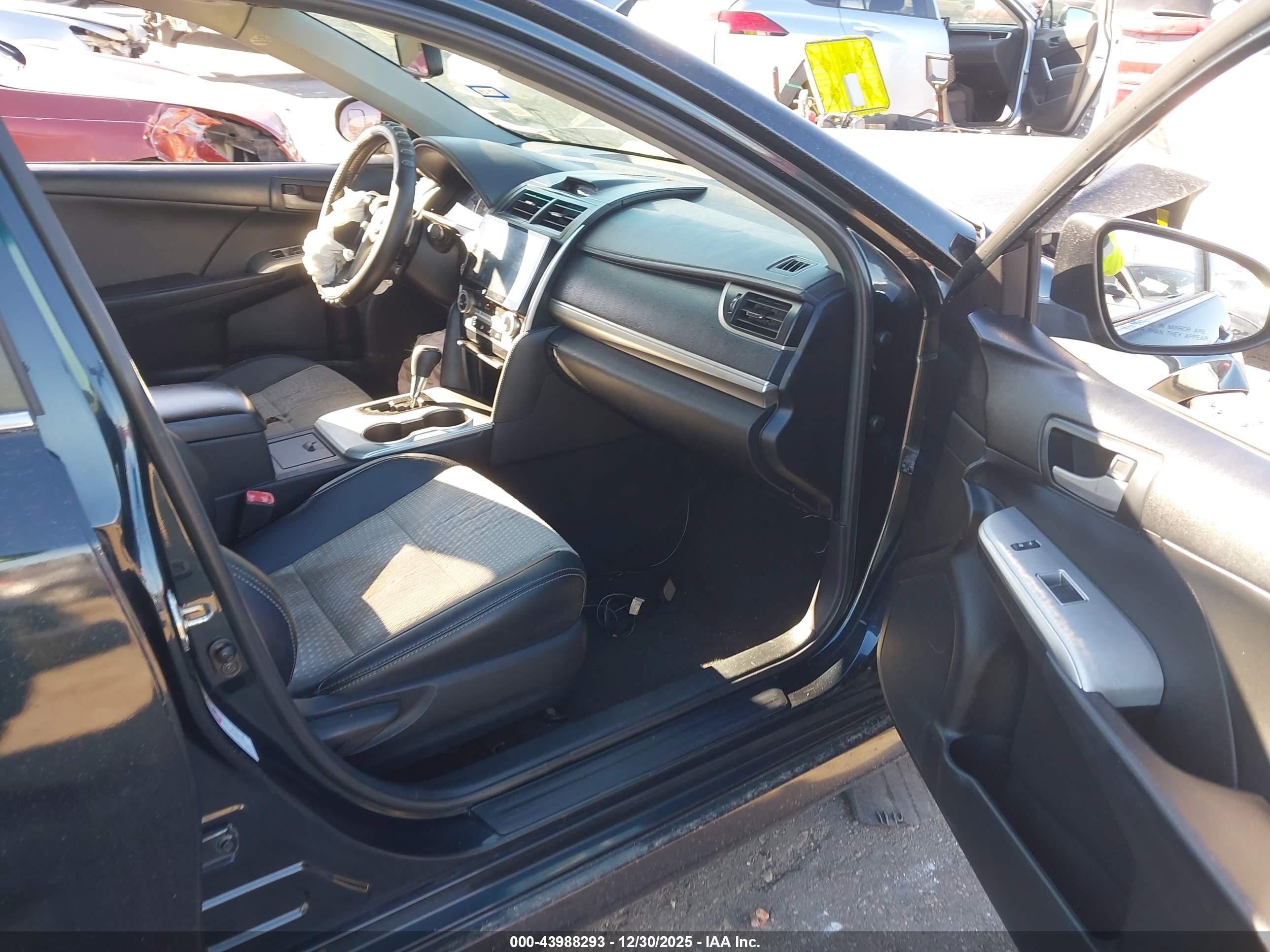 TOYOTA CAMRY image 5