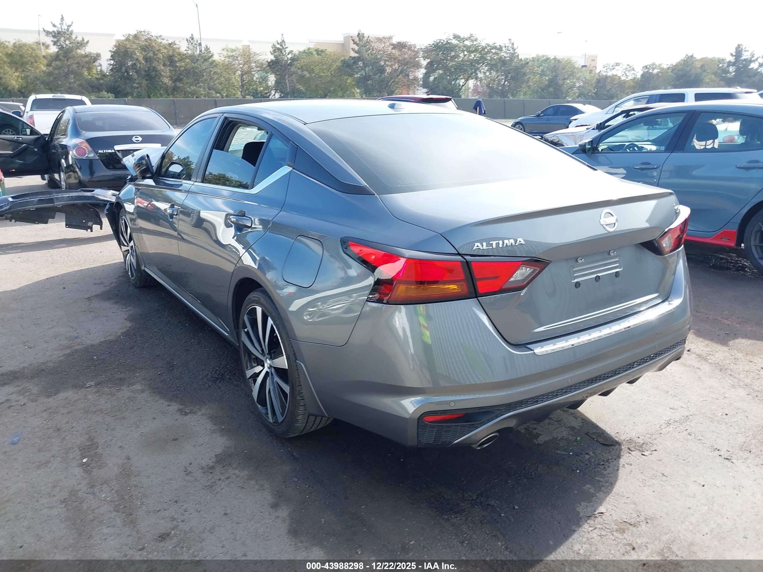 NISSAN ALTIMA image 3
