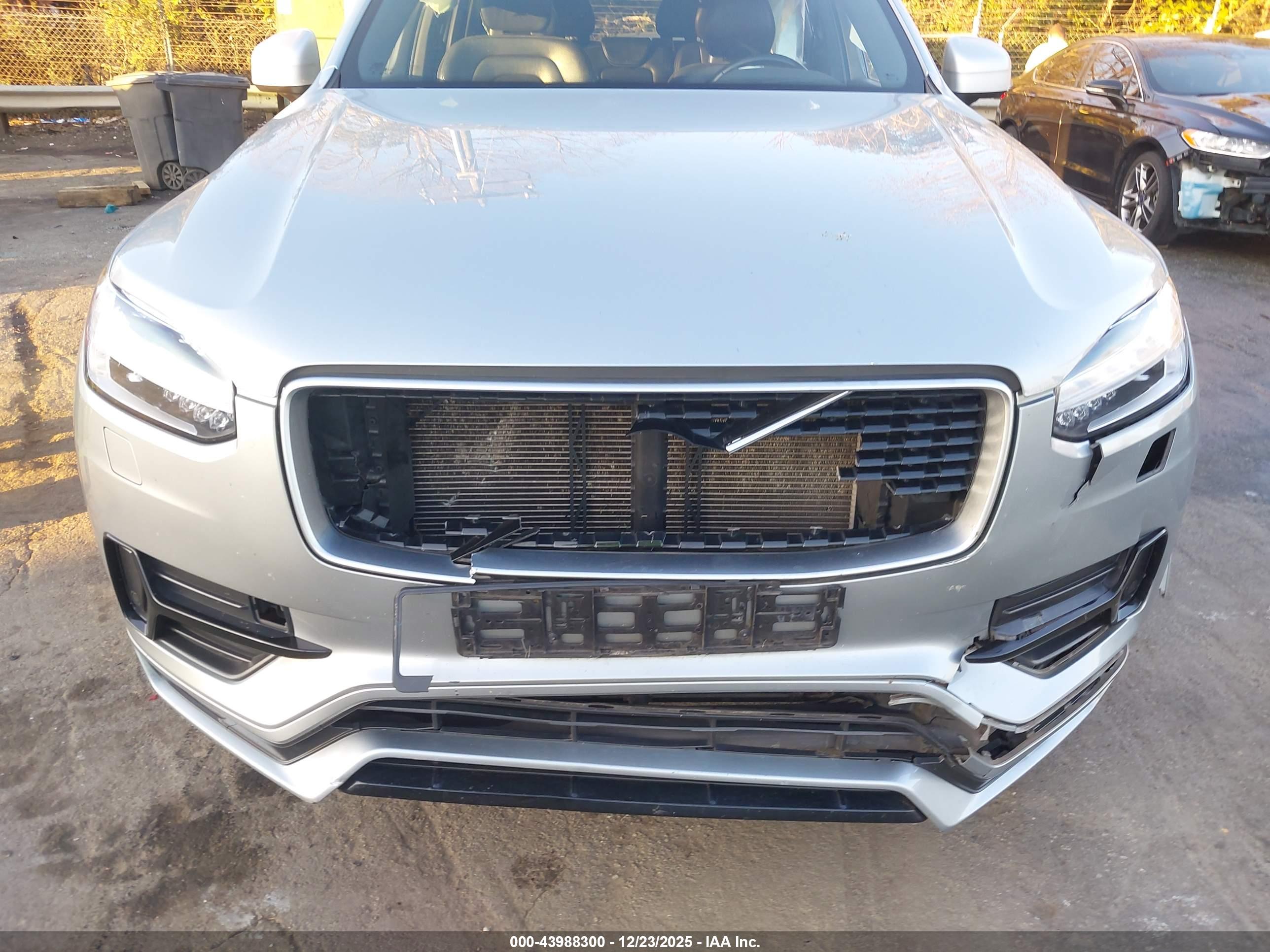 VOLVO XC90 image 6