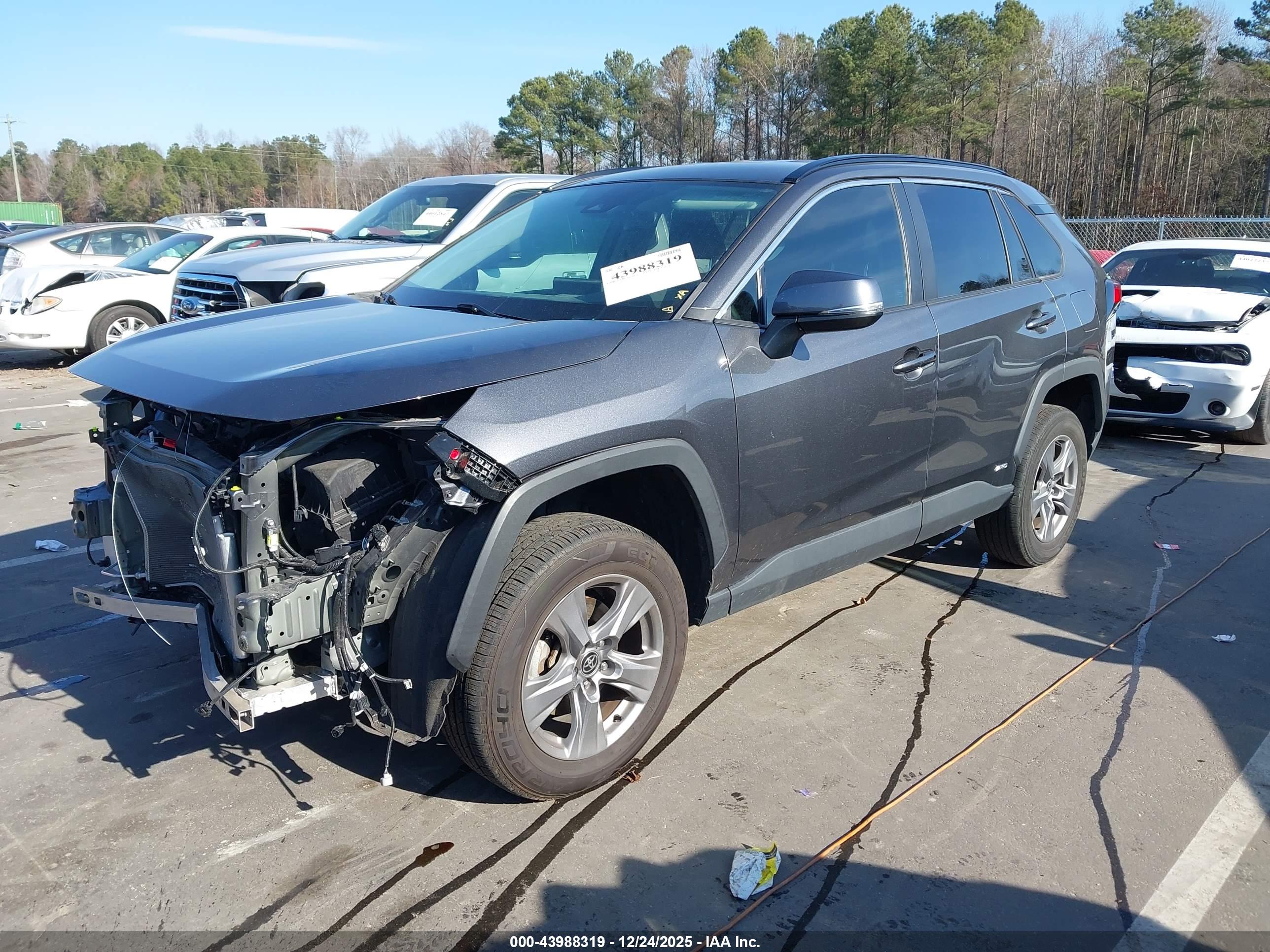 TOYOTA RAV4 image 2