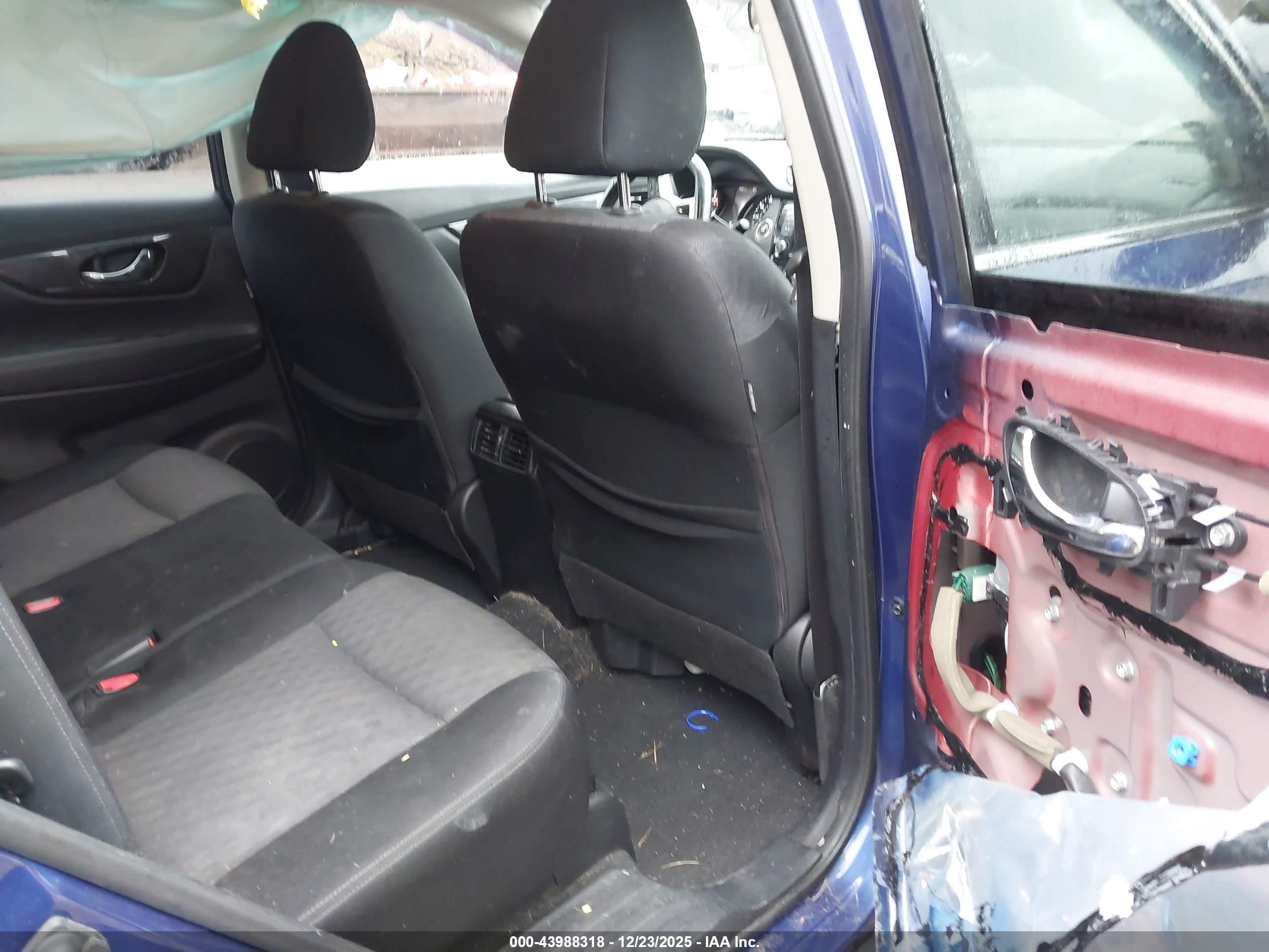 NISSAN ROGUE image 8