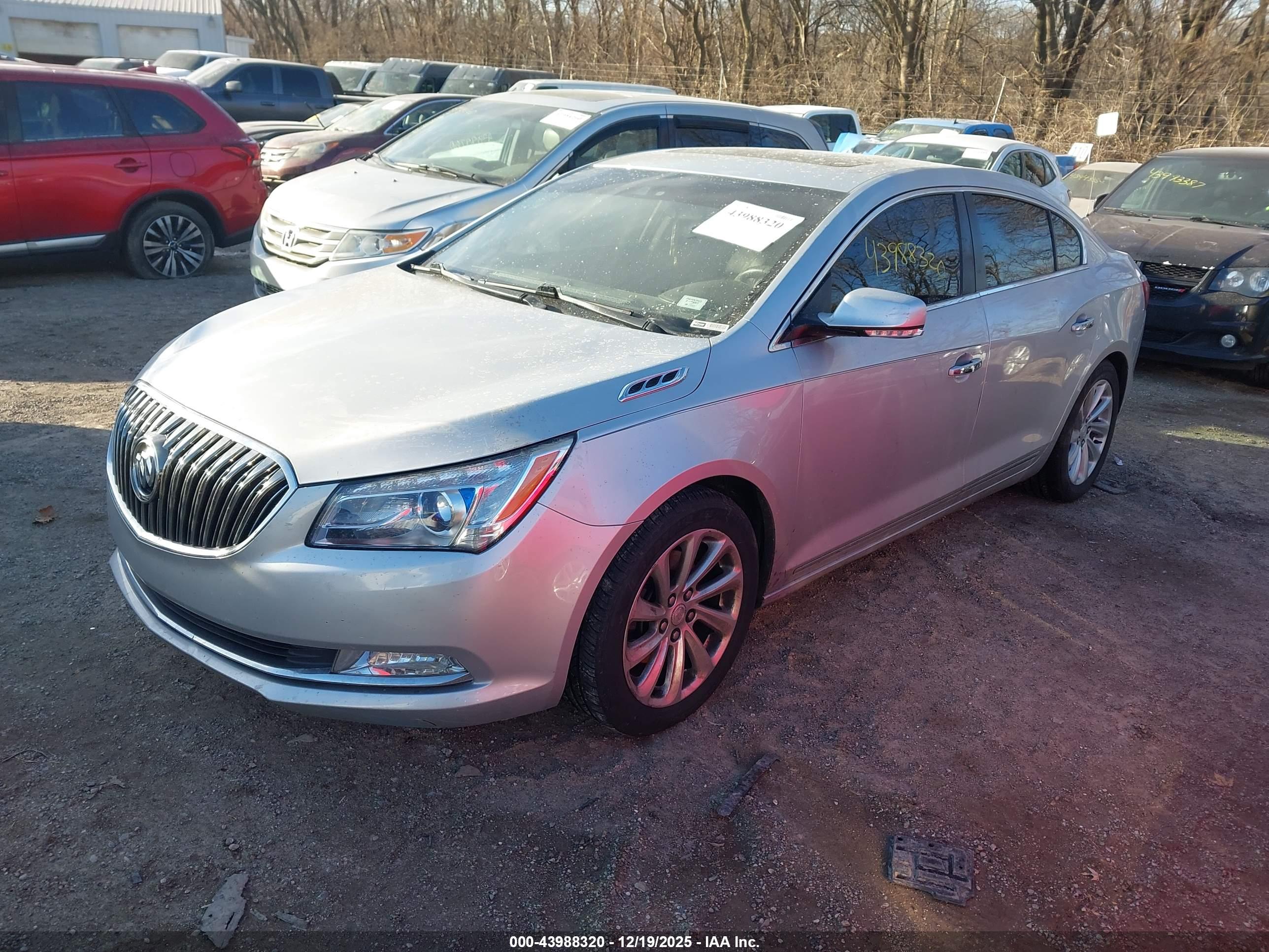 BUICK LACROSSE image 2