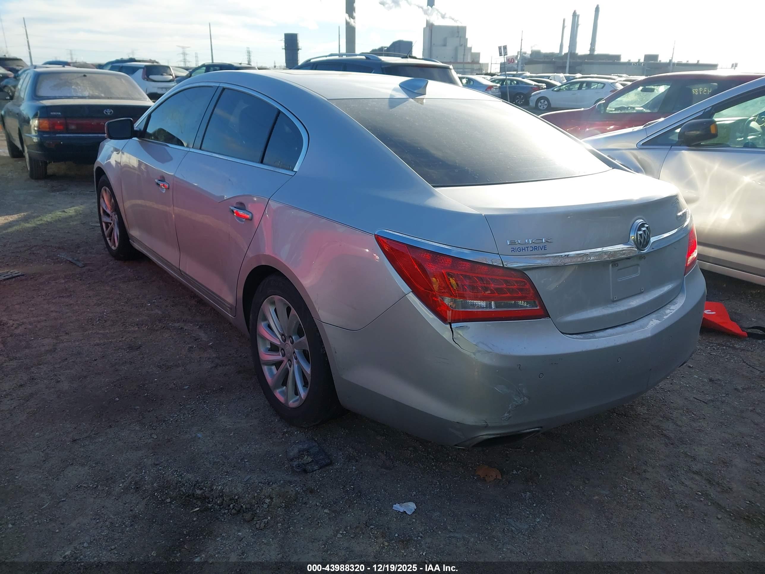 BUICK LACROSSE image 3