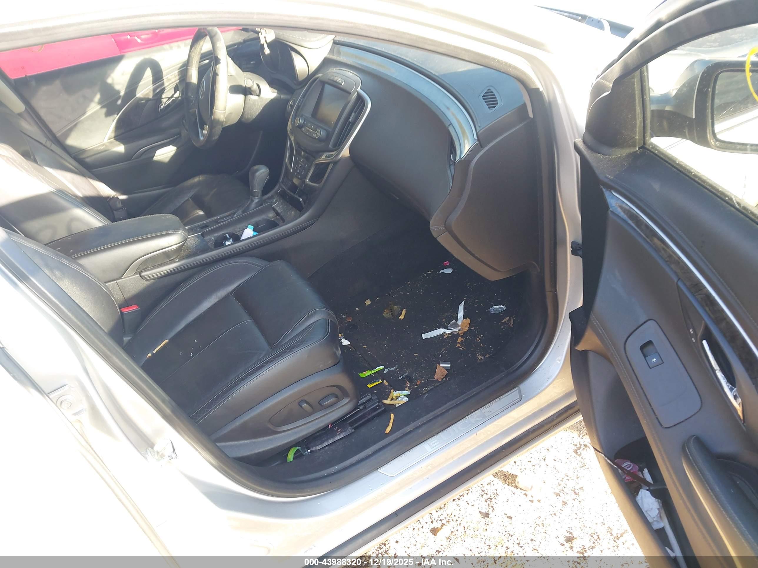 BUICK LACROSSE image 5