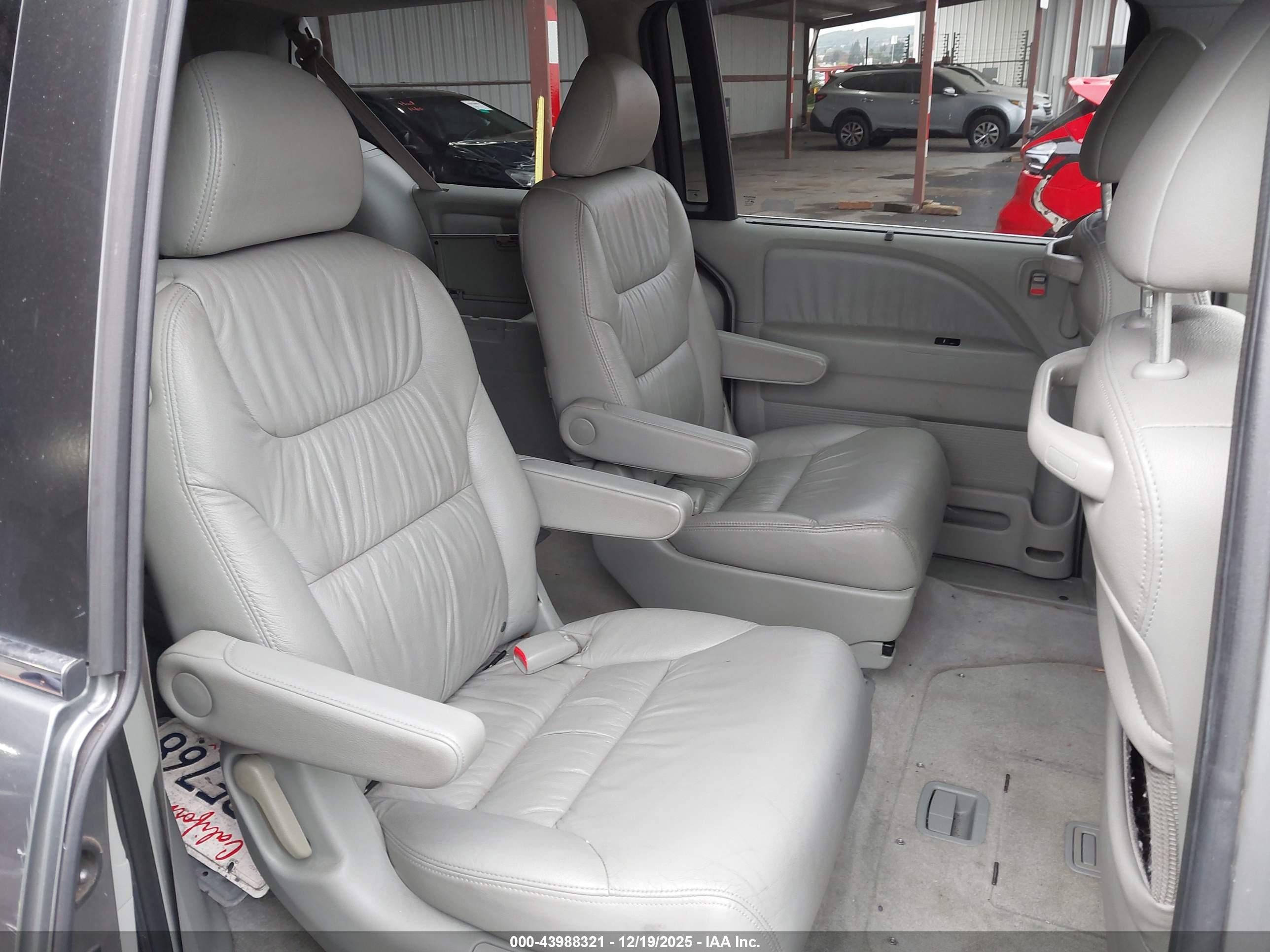 HONDA ODYSSEY image 8