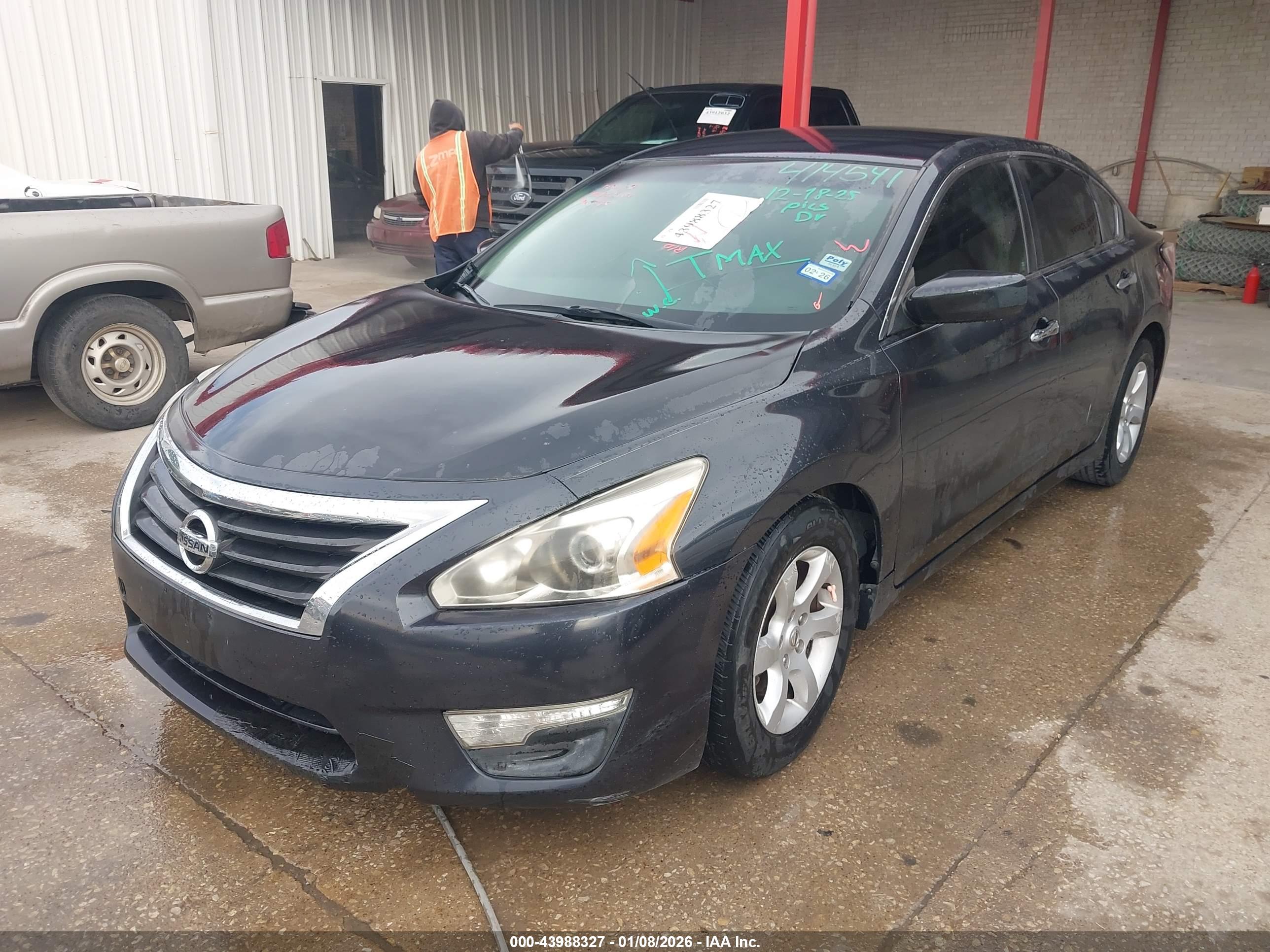 NISSAN ALTIMA image 2
