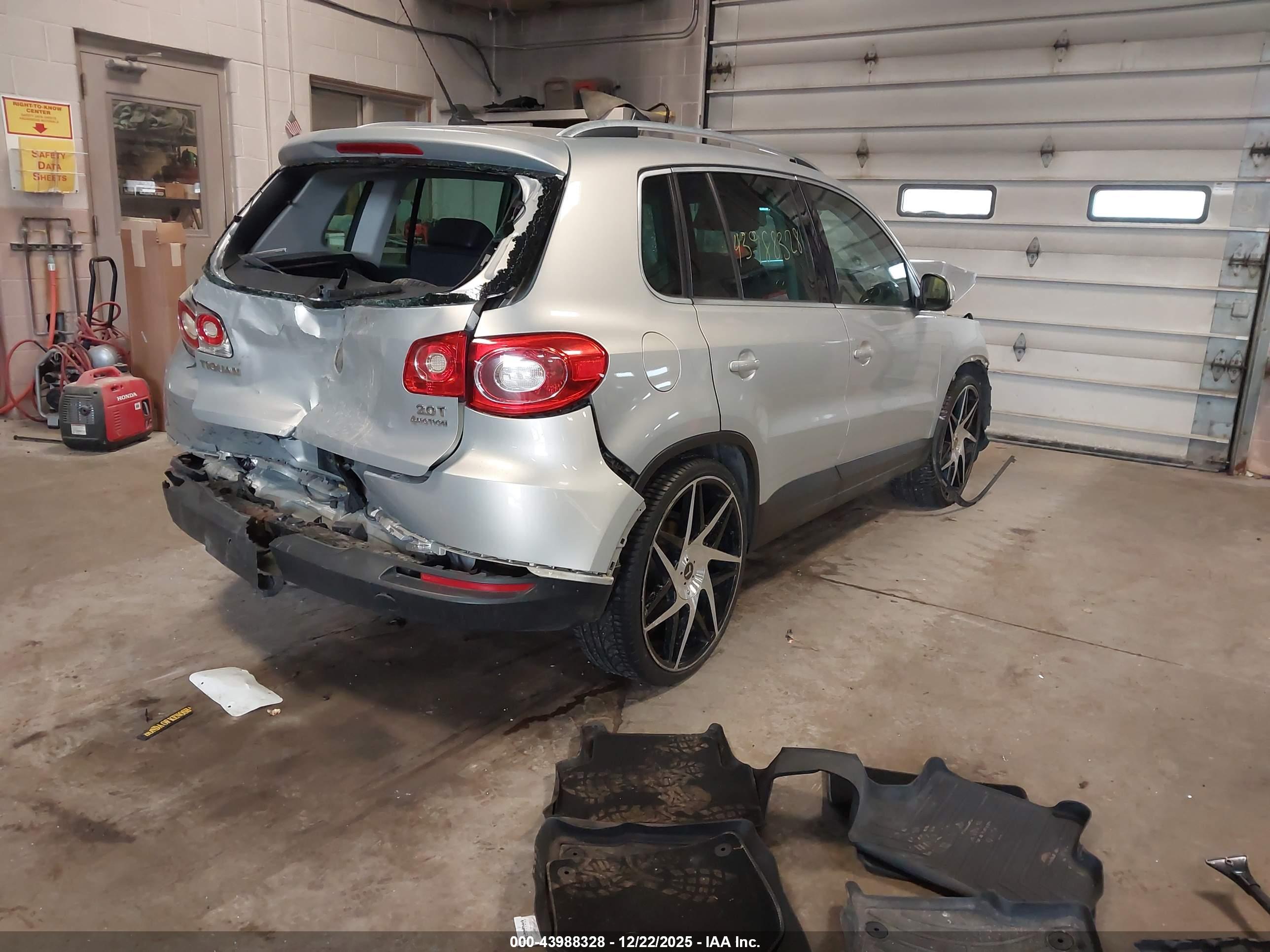 VOLKSWAGEN TIGUAN image 4