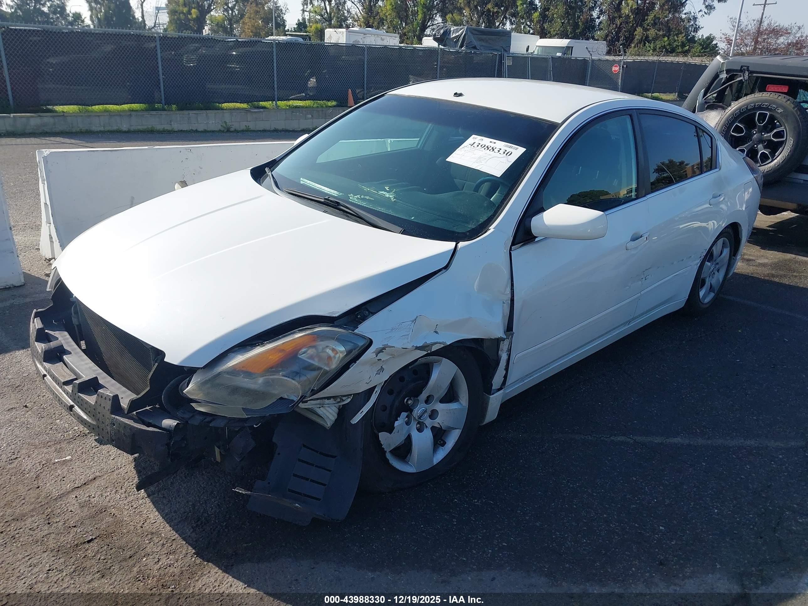 NISSAN ALTIMA image 2