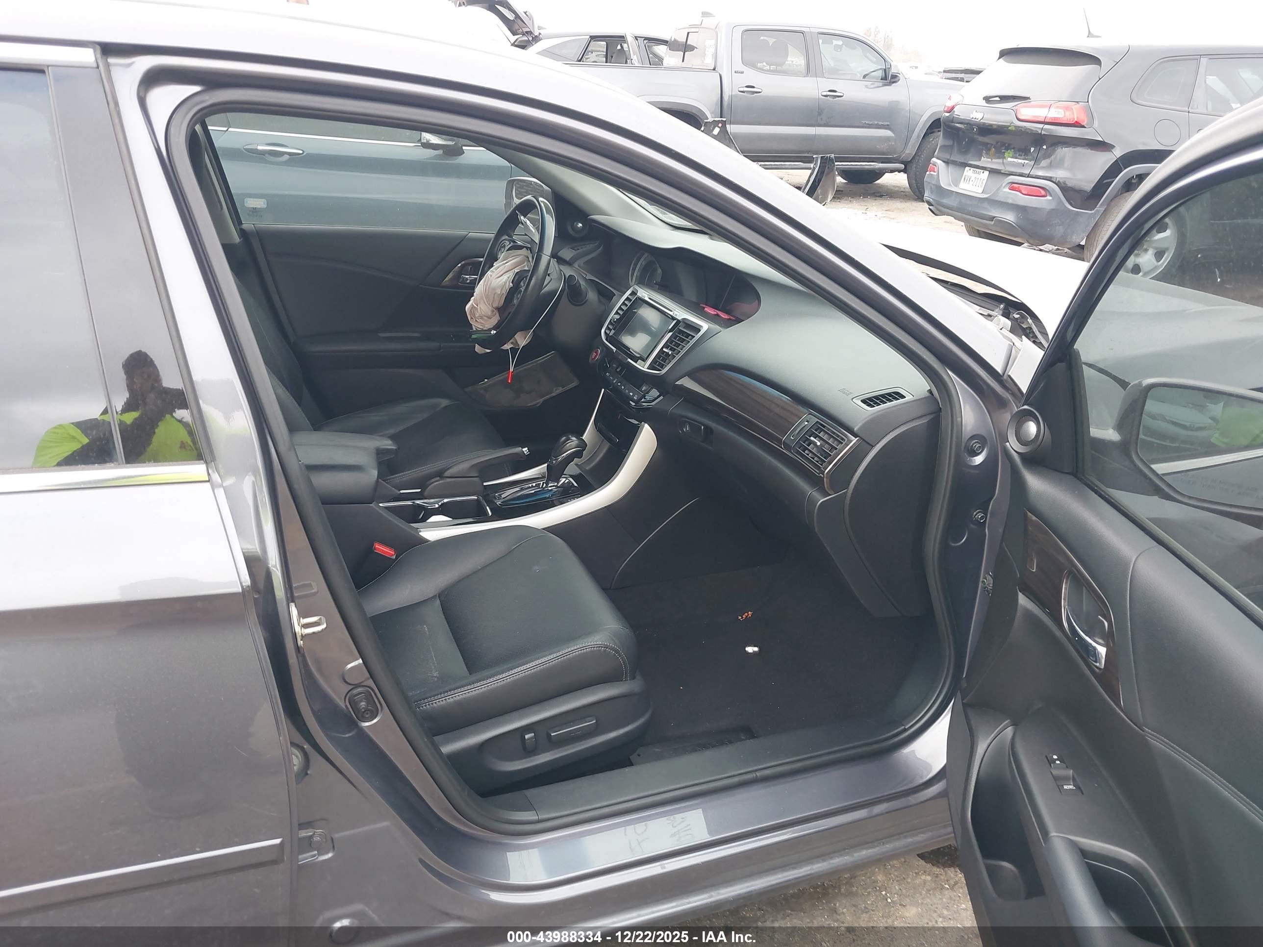 HONDA ACCORD image 5