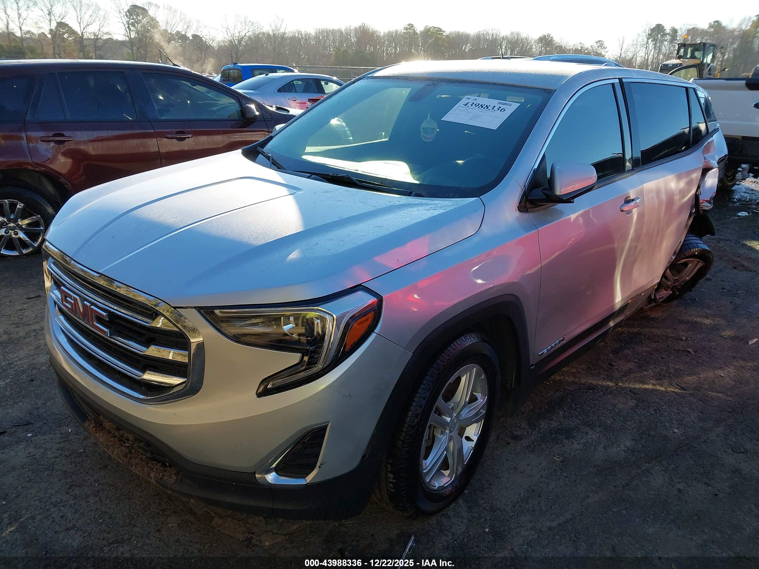 GMC TERRAIN image 2