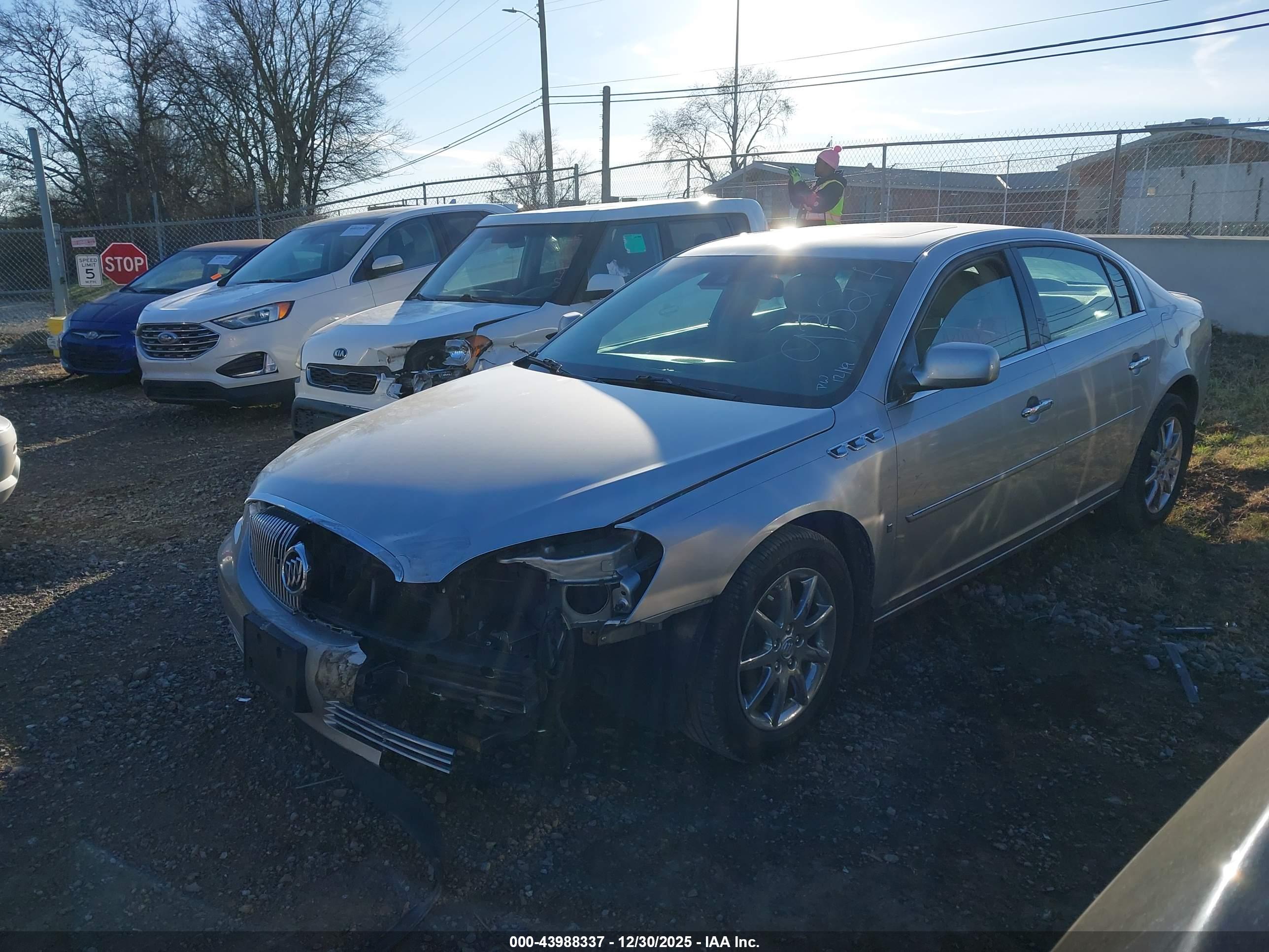 BUICK LUCERNE image 2