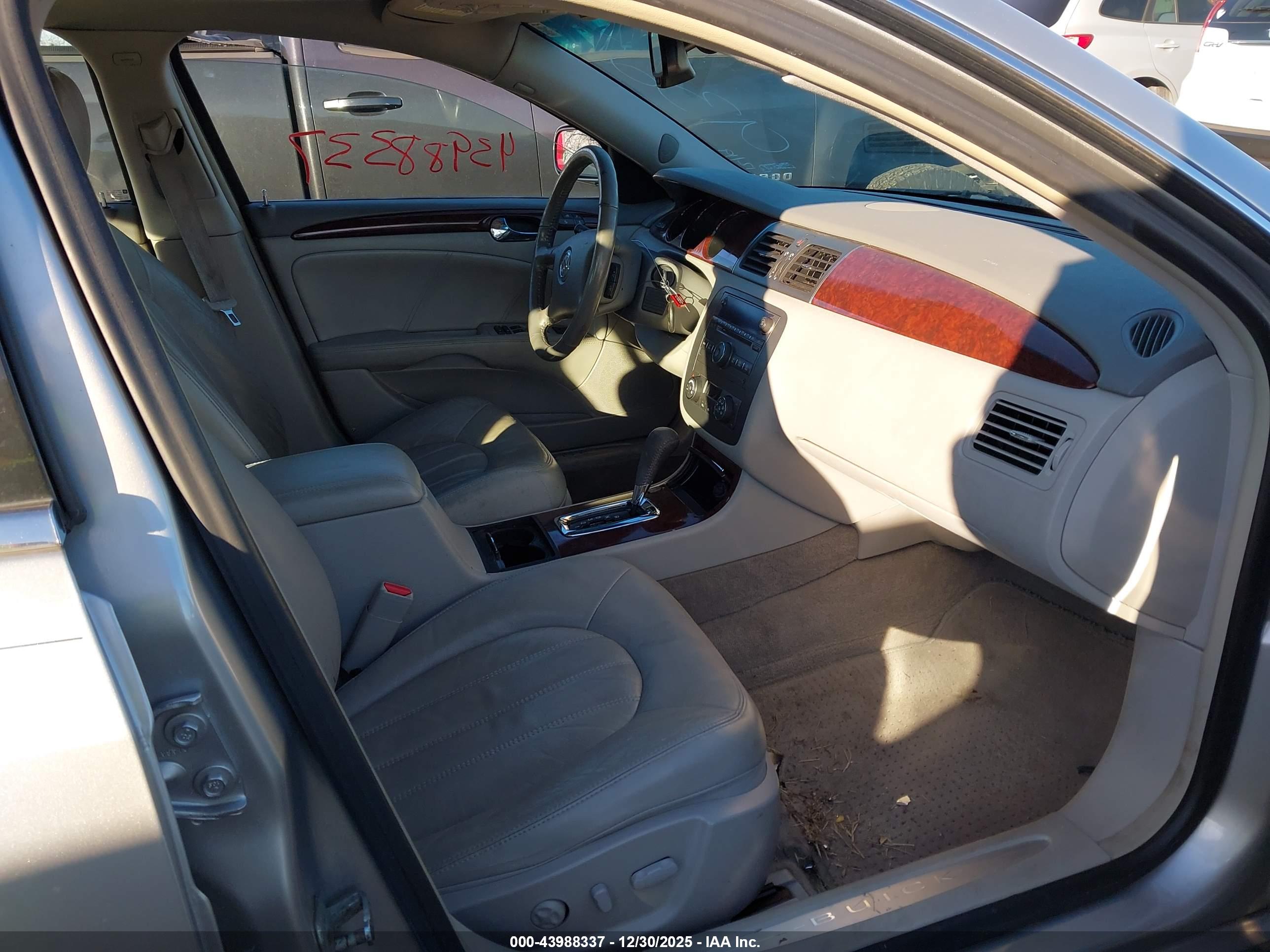 BUICK LUCERNE image 5