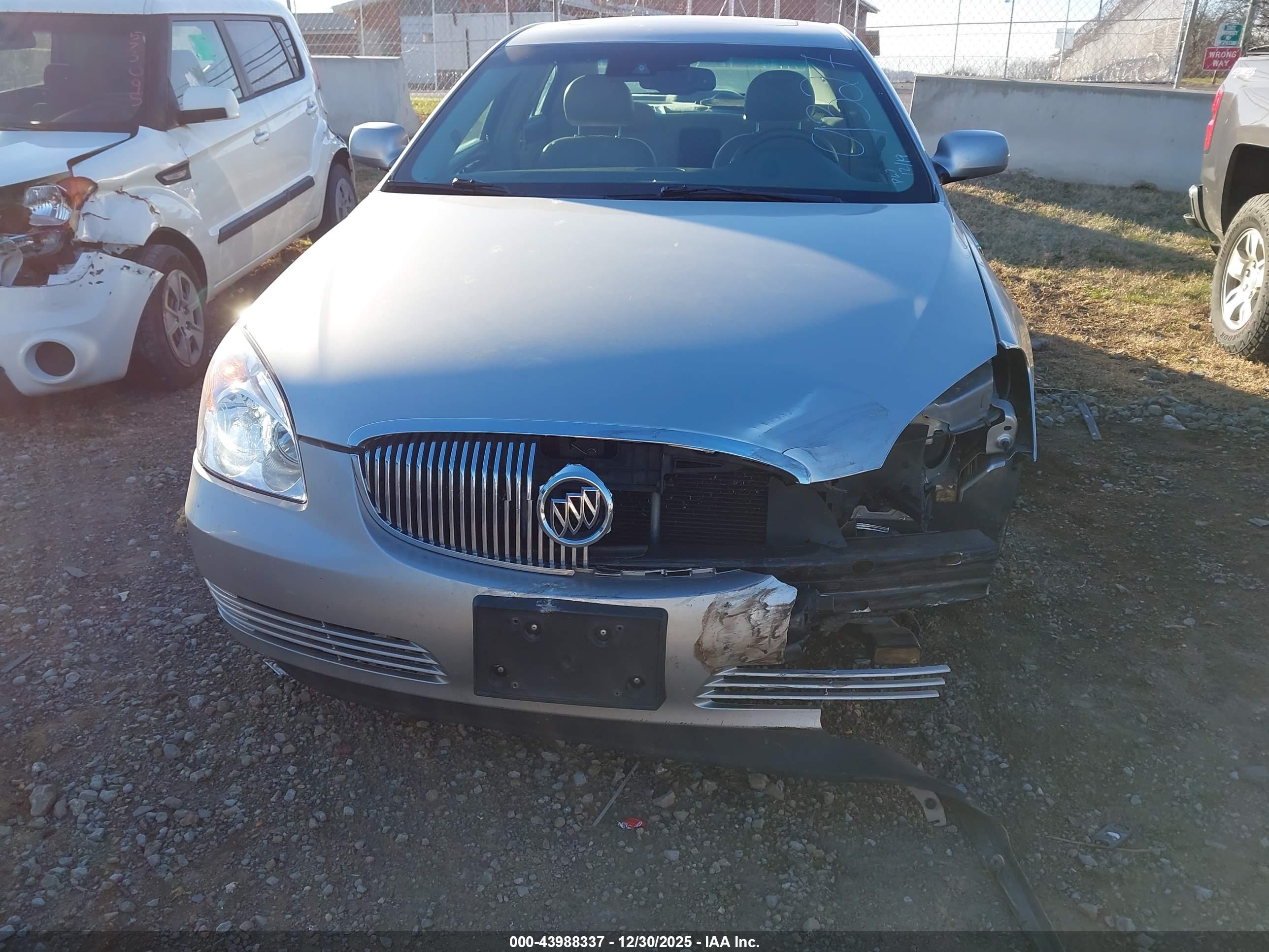 BUICK LUCERNE image 6