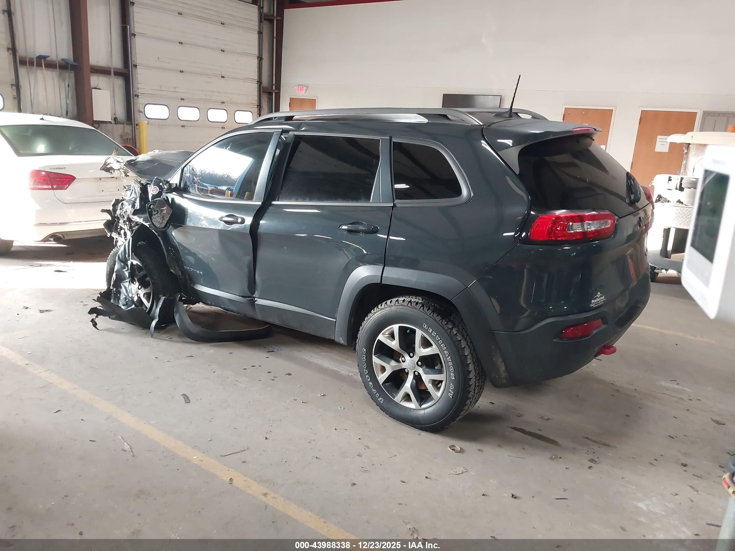 JEEP CHEROKEE image 3