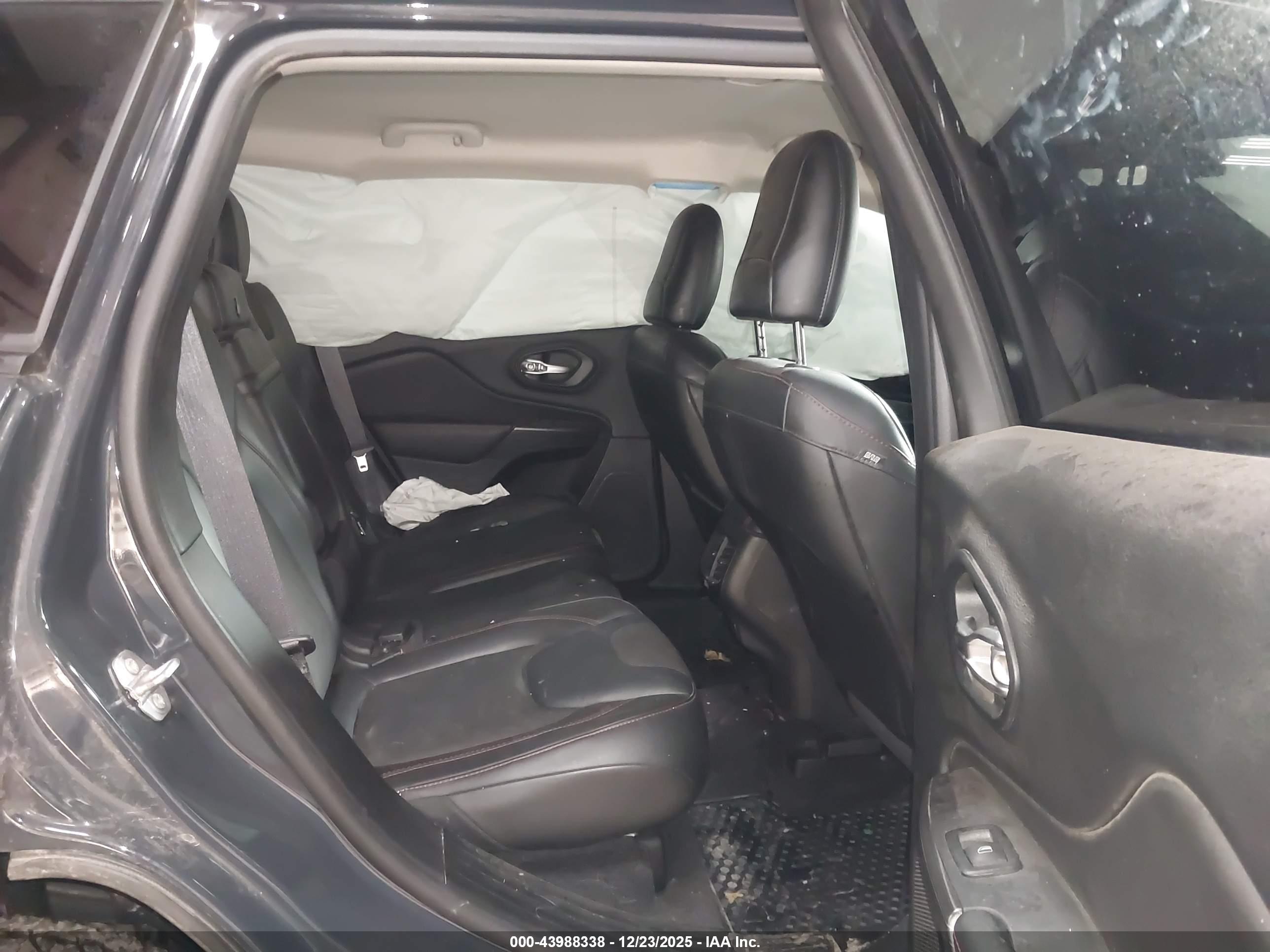 JEEP CHEROKEE image 8