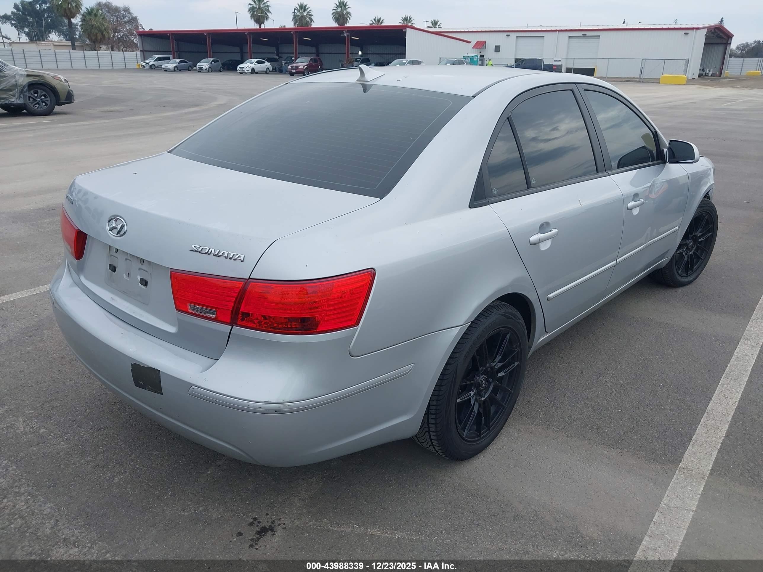 HYUNDAI SONATA image 4